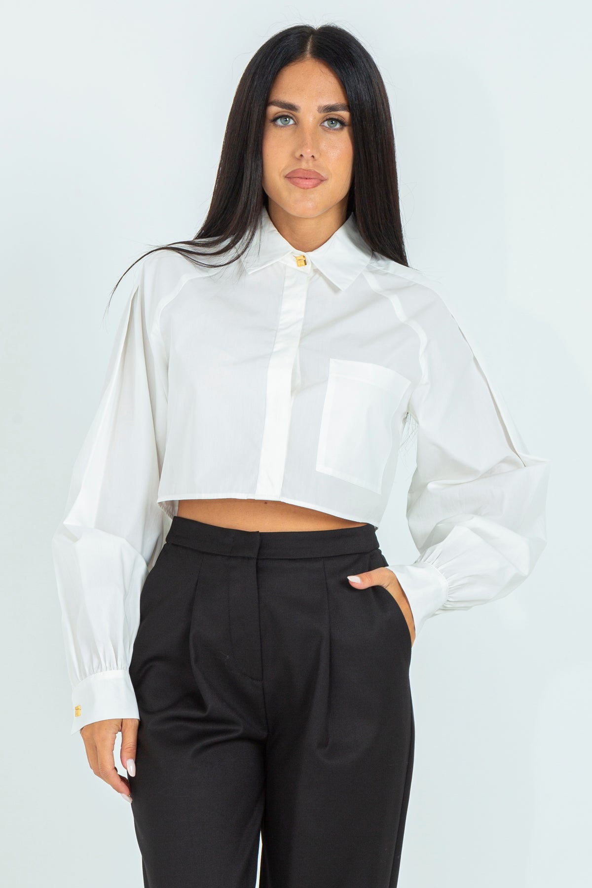 Crop shirt with front pocket