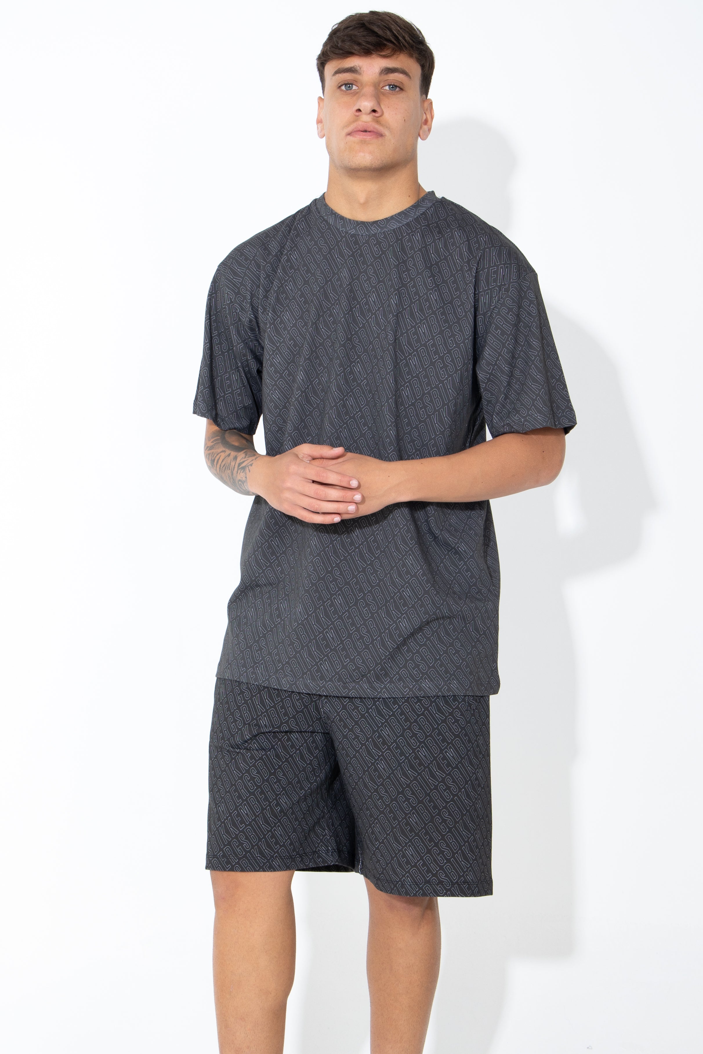 T-shirt con stampa allover