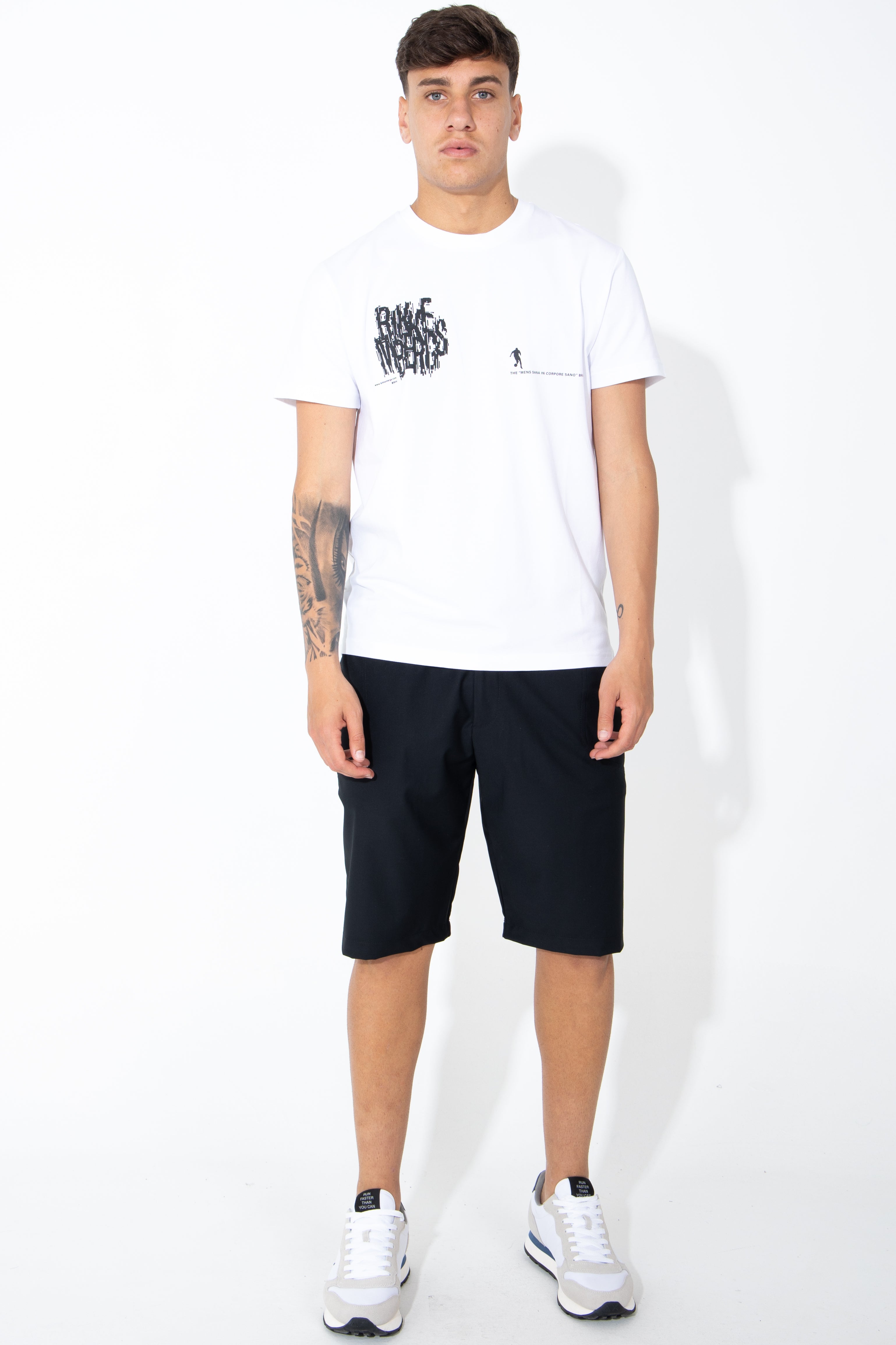 T-Shirt con logo effetto graffiti