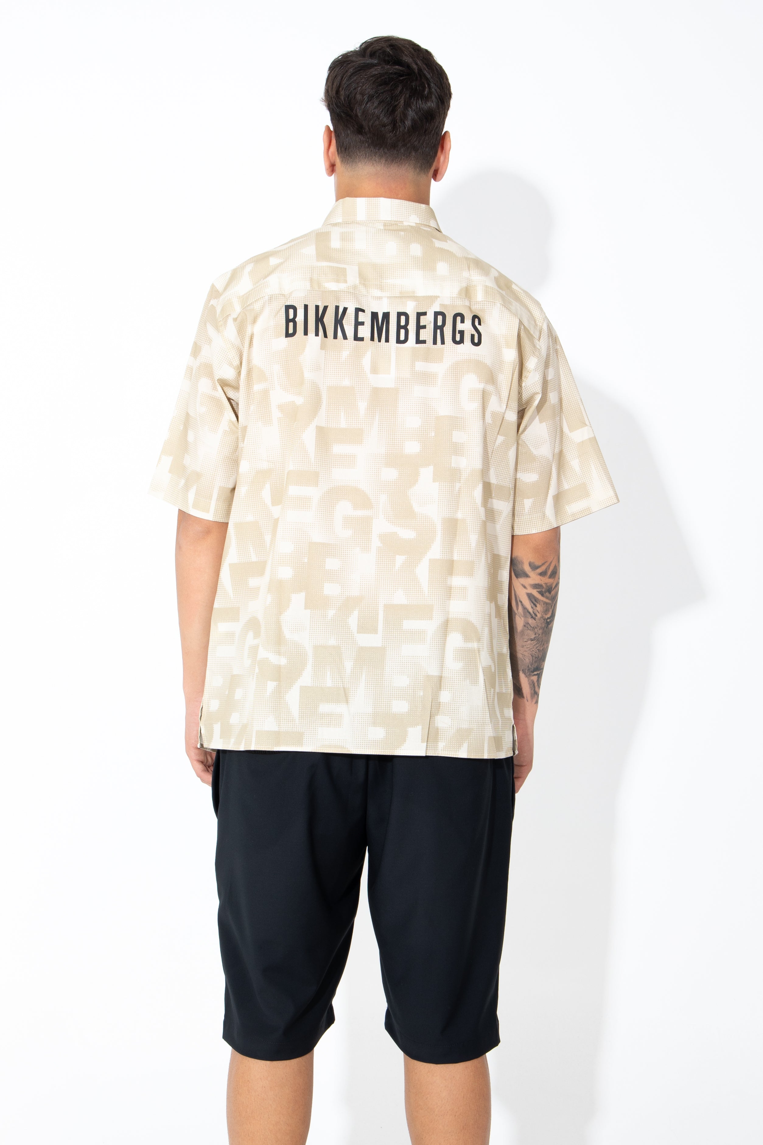 Camicia a mezze maniche con logo