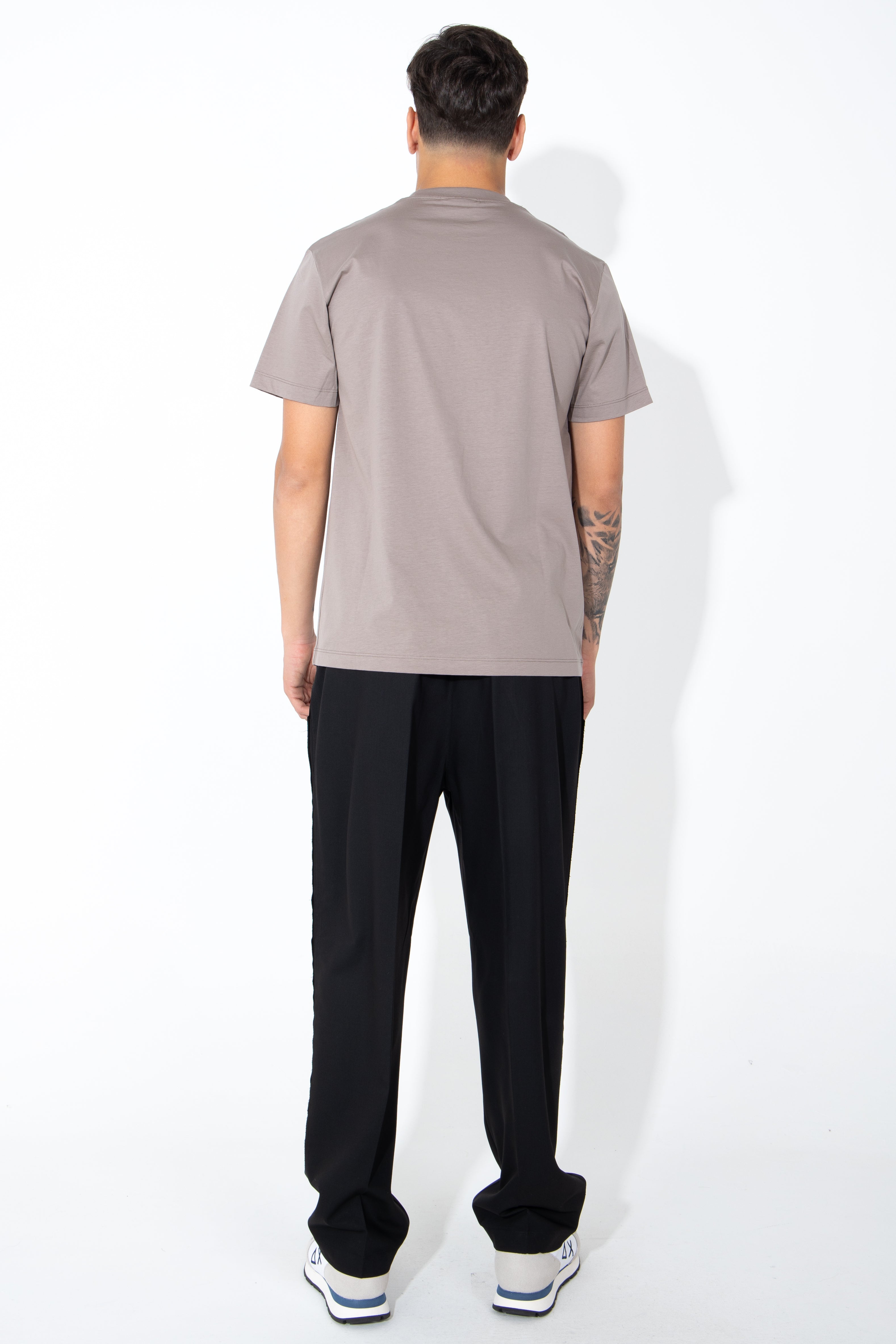 T-shirt con stemma logato