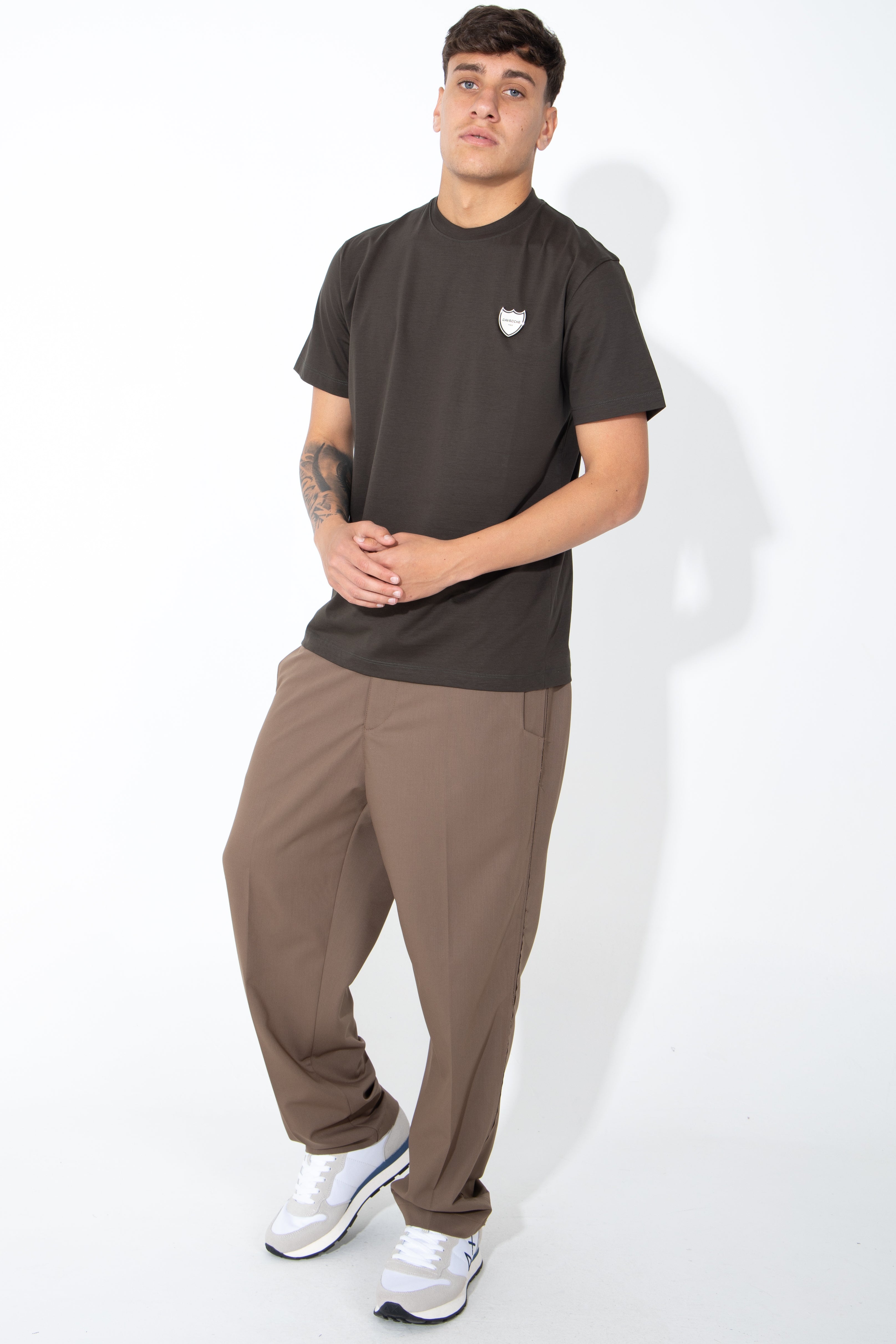 T-shirt con stemma logato