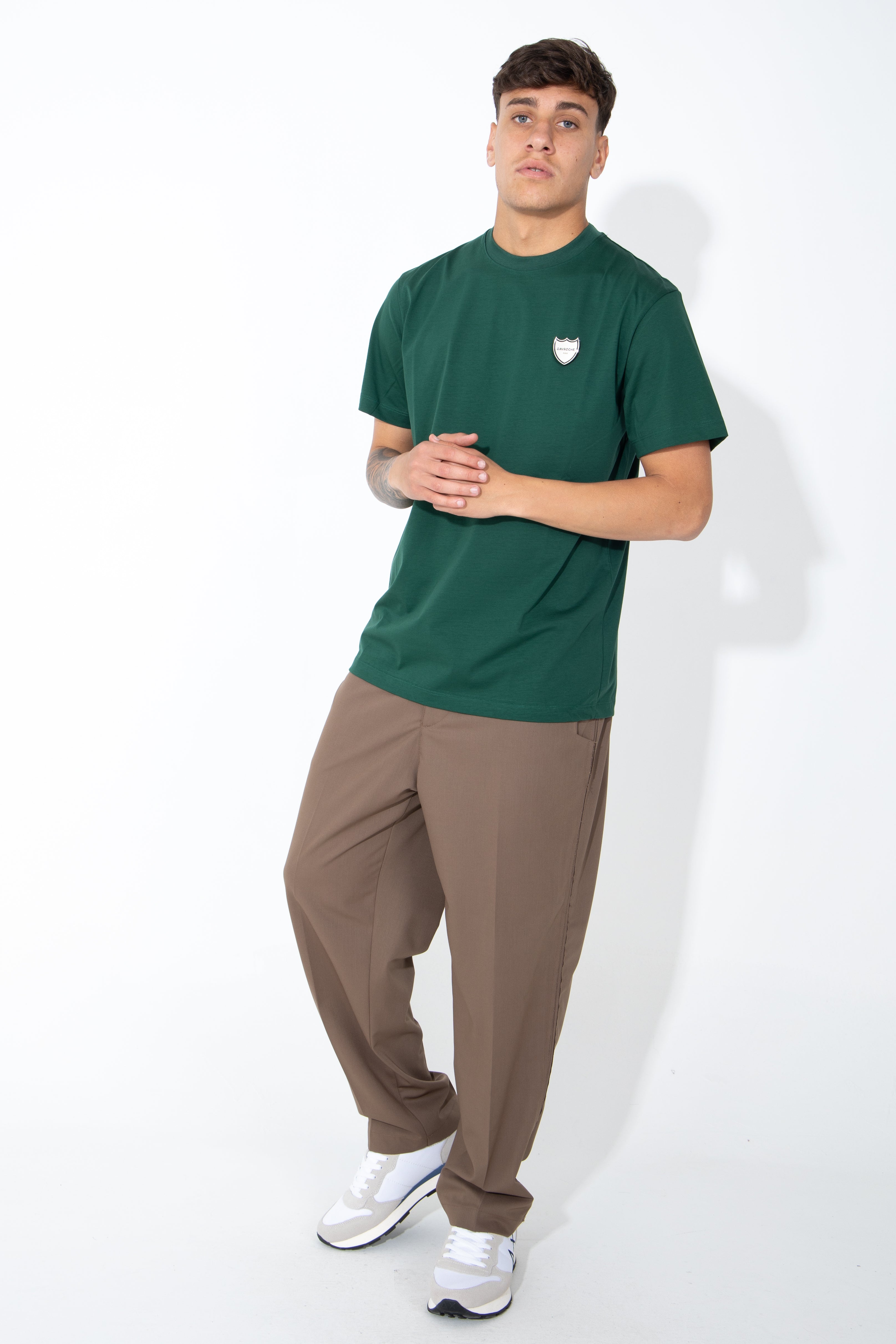 T-shirt con stemma logato