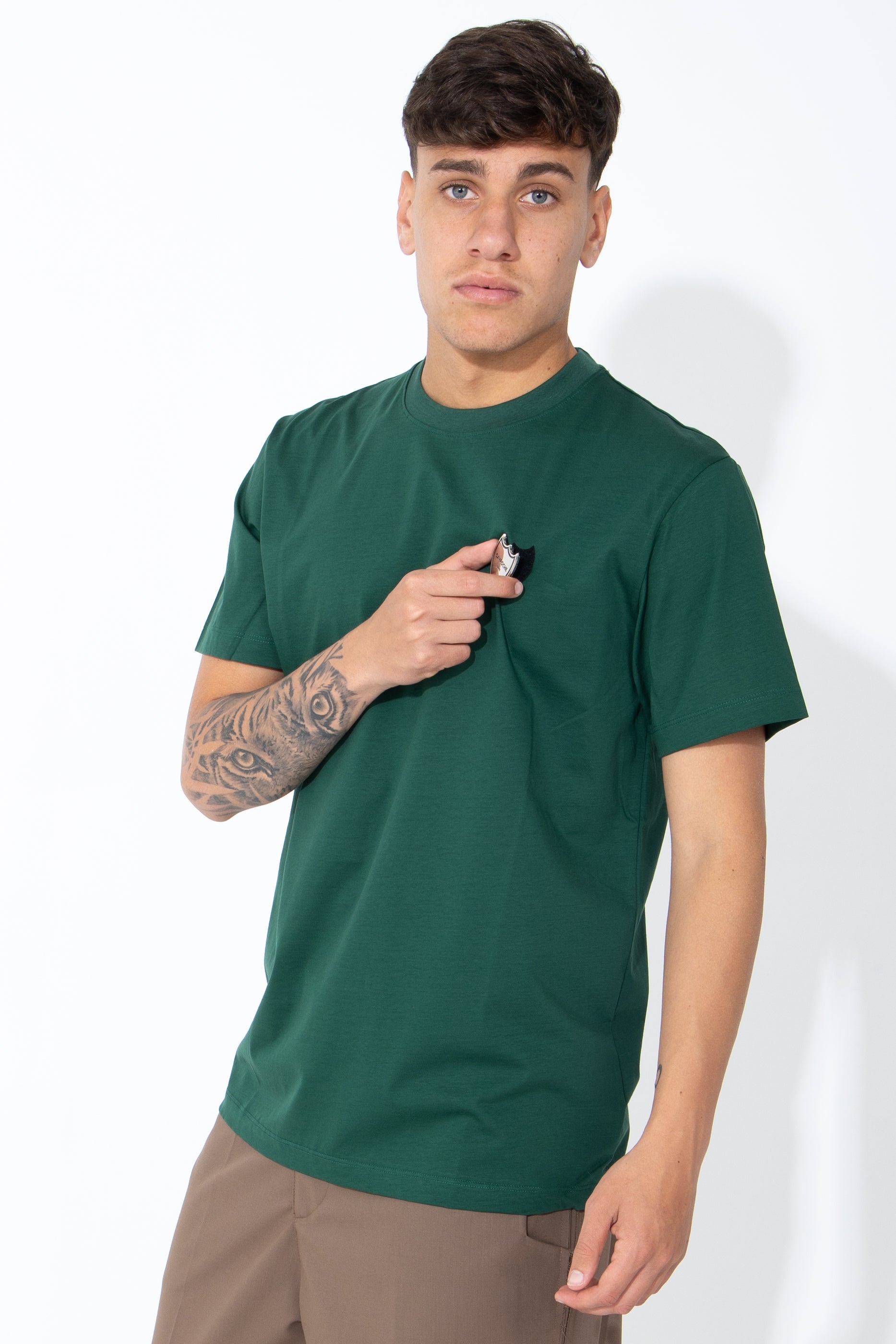 T-shirt con stemma logato