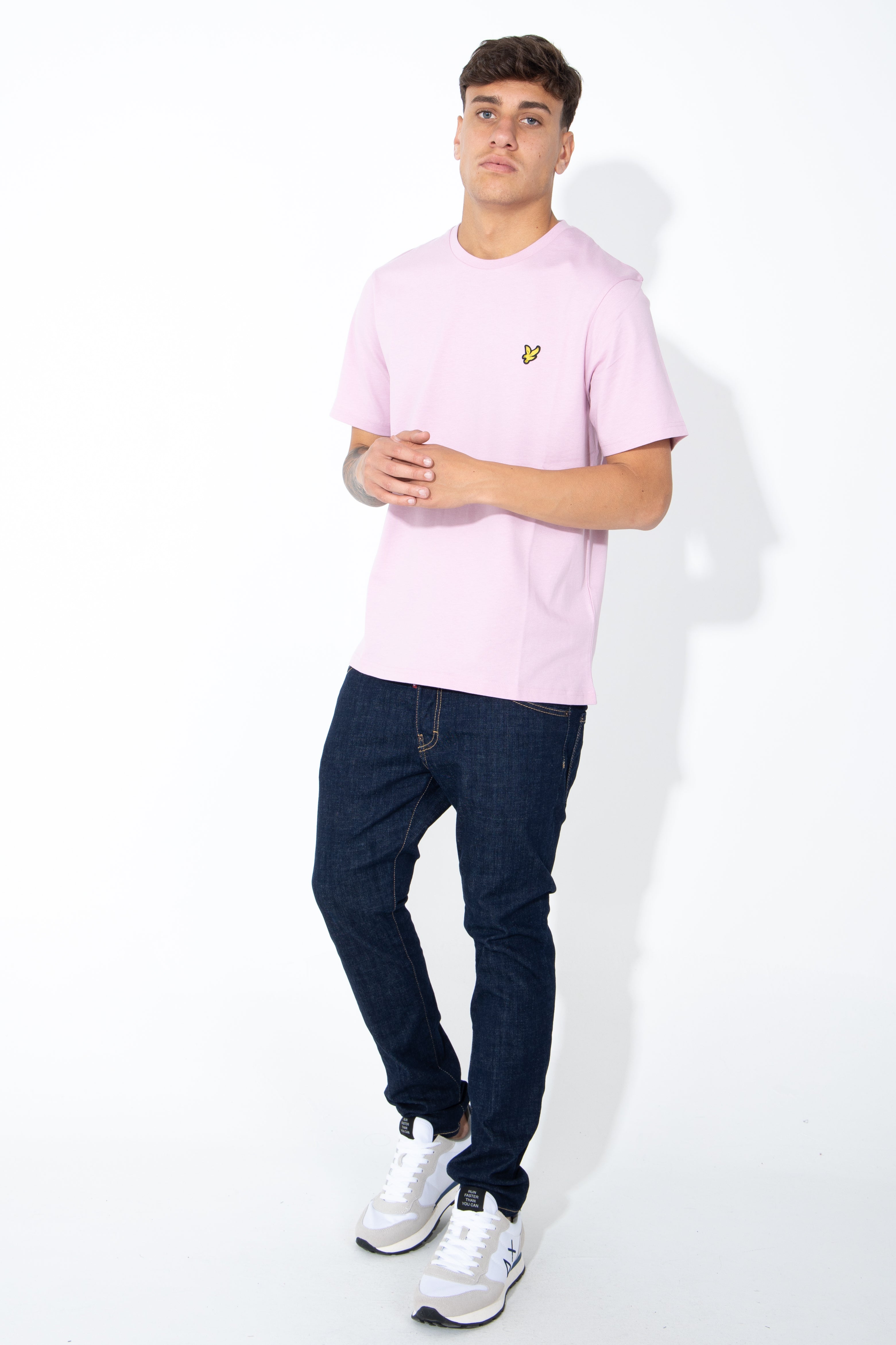 T-shirt con logo giallo