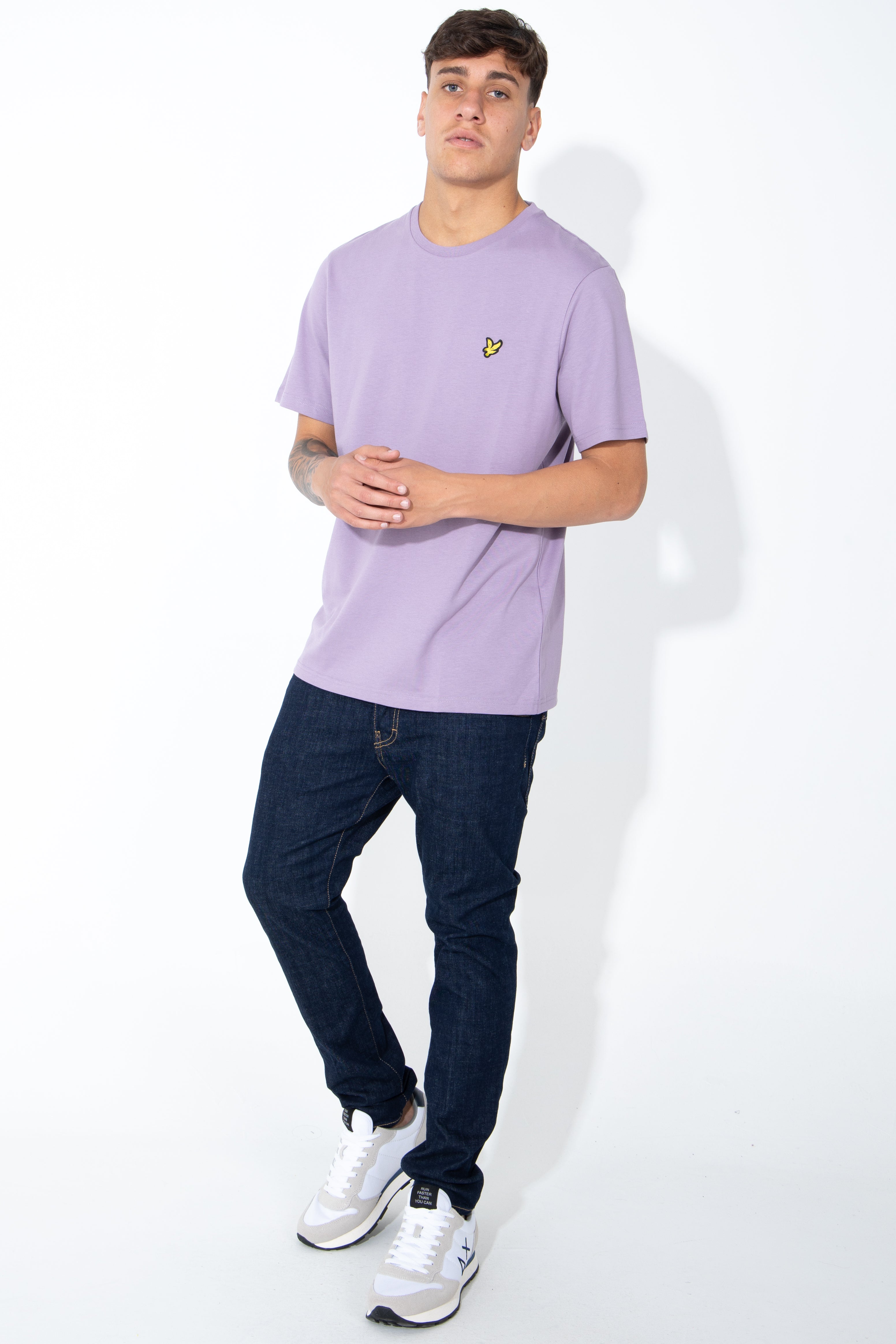 T-shirt con logo giallo