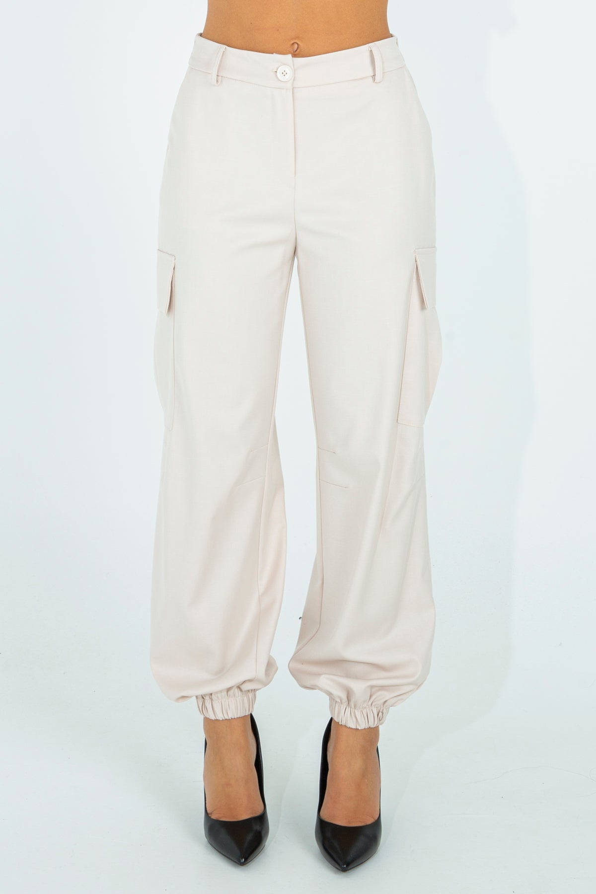 Cargo trousers in slip fabric