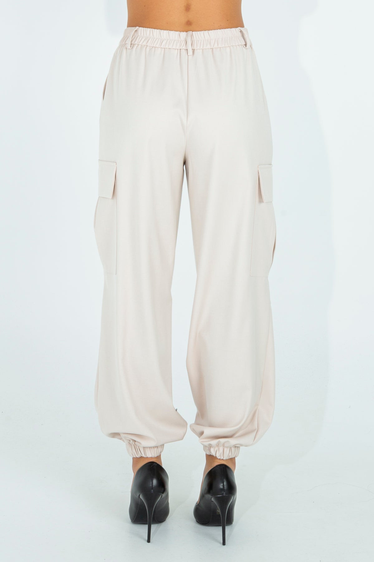 Cargo trousers in slip fabric