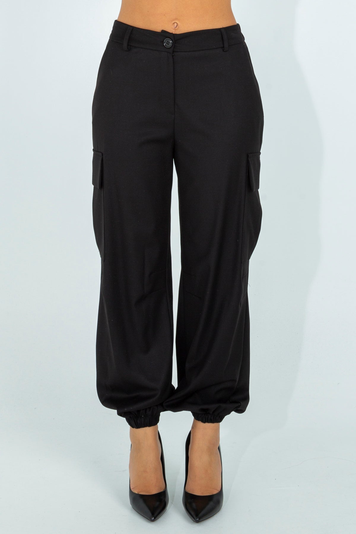 Cargo trousers in slip fabric