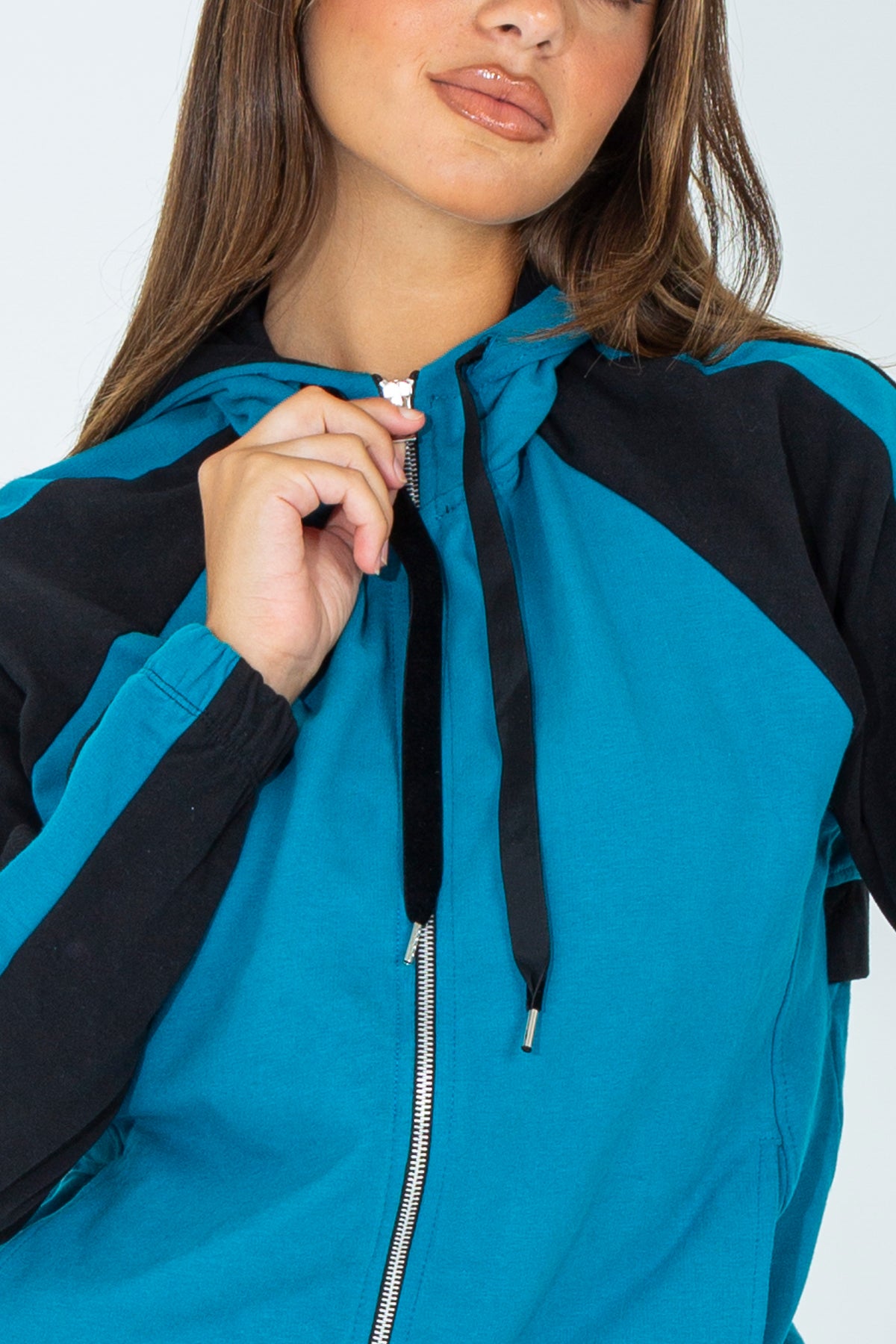 Sweatshirt with contrasting color details