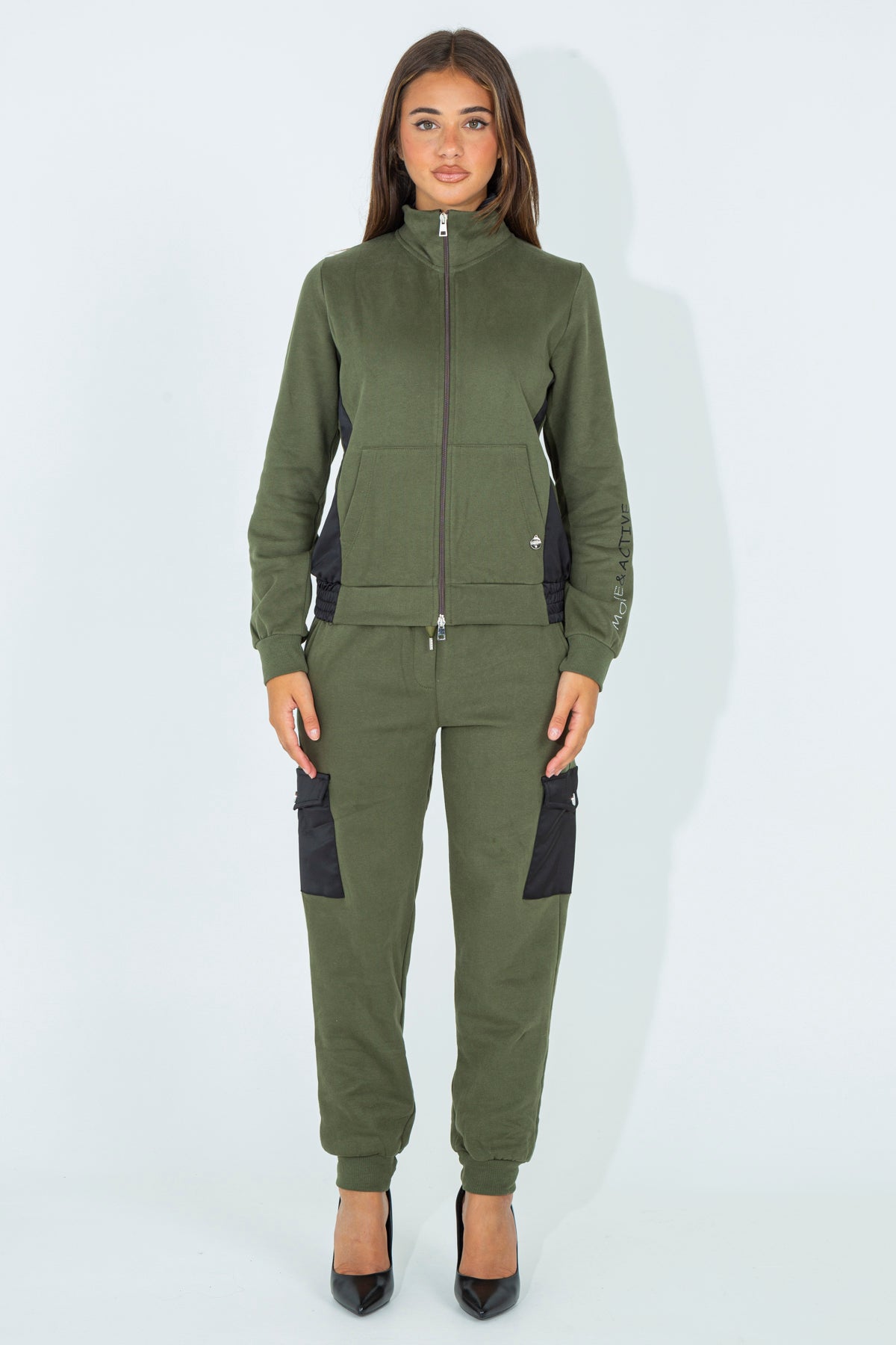 Tracksuit trousers with pockets