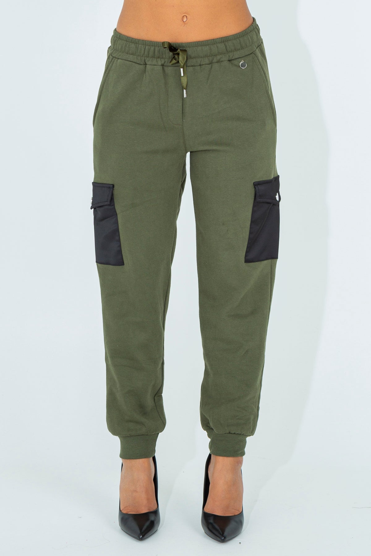 Tracksuit trousers with pockets