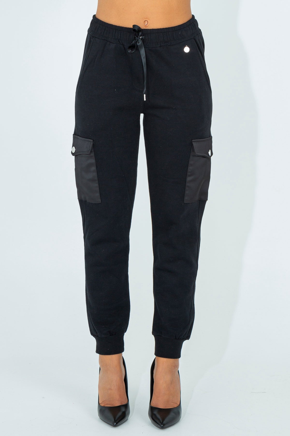 Tracksuit trousers with pockets