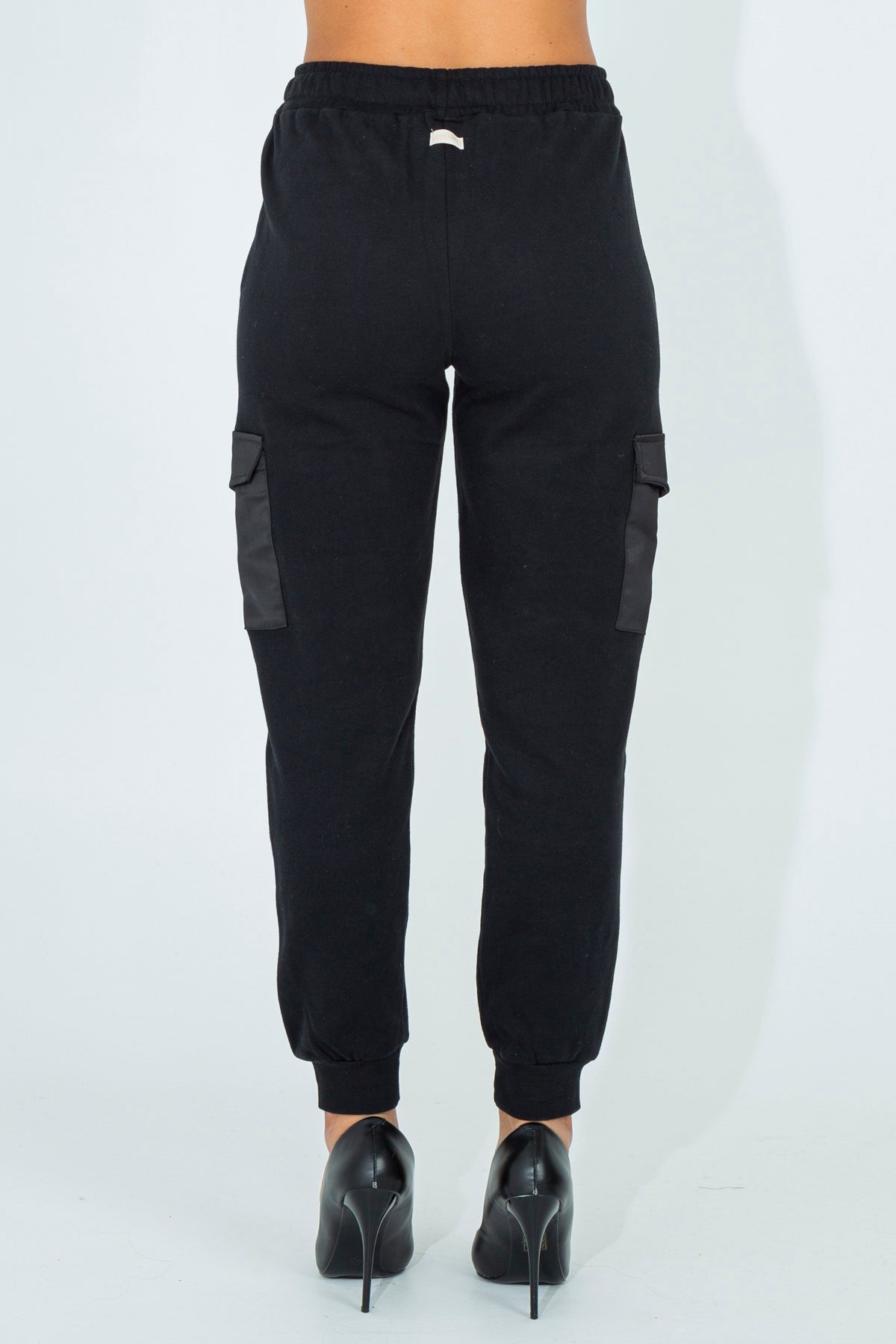 Tracksuit trousers with pockets