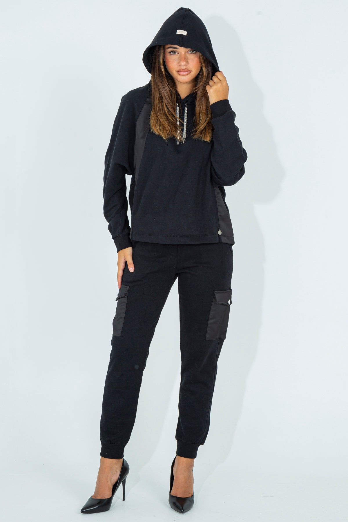 Tracksuit trousers with pockets