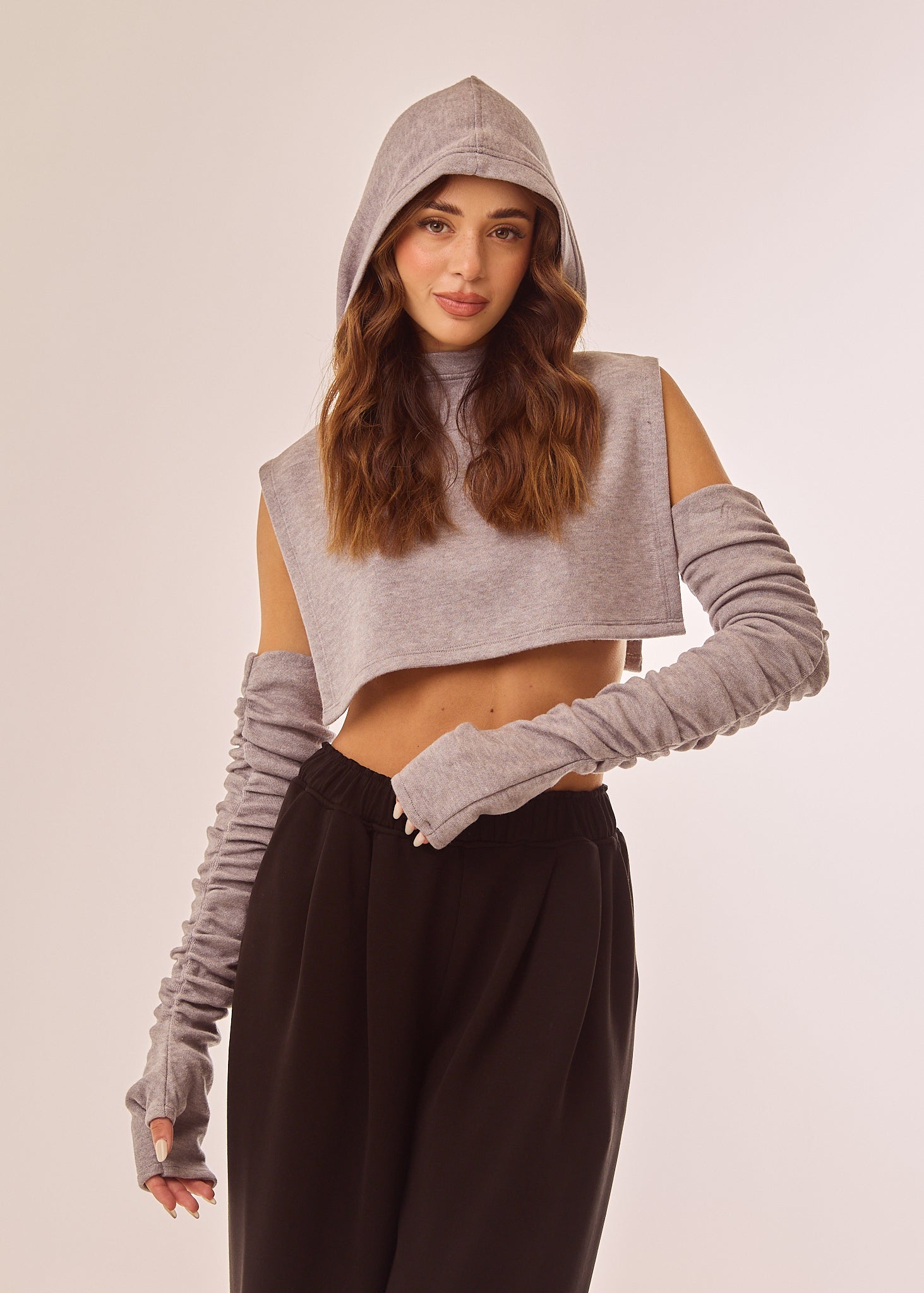 Cappuccio con top crop aperto