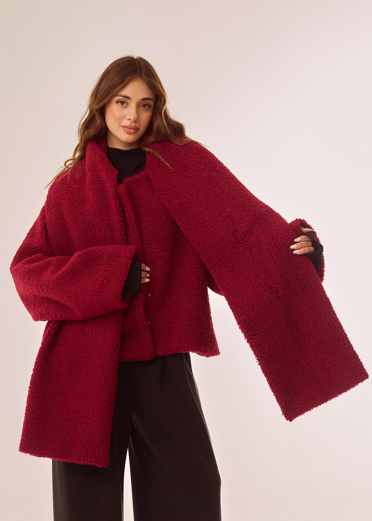 Pelliccia con ampia sciarpa