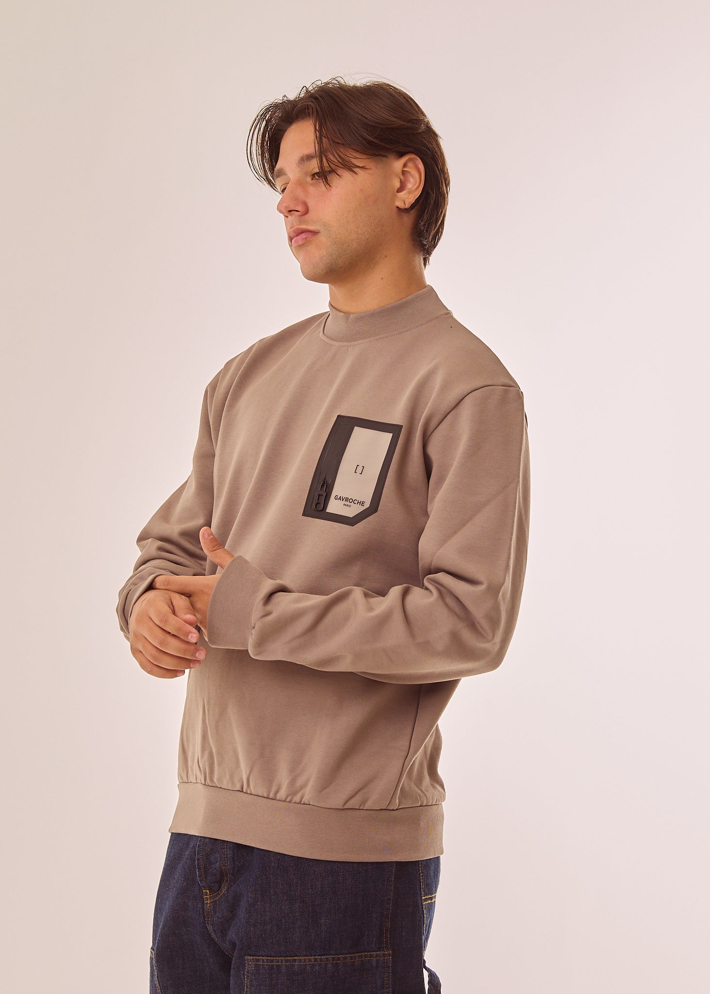 Felpa girocollo con patch logato