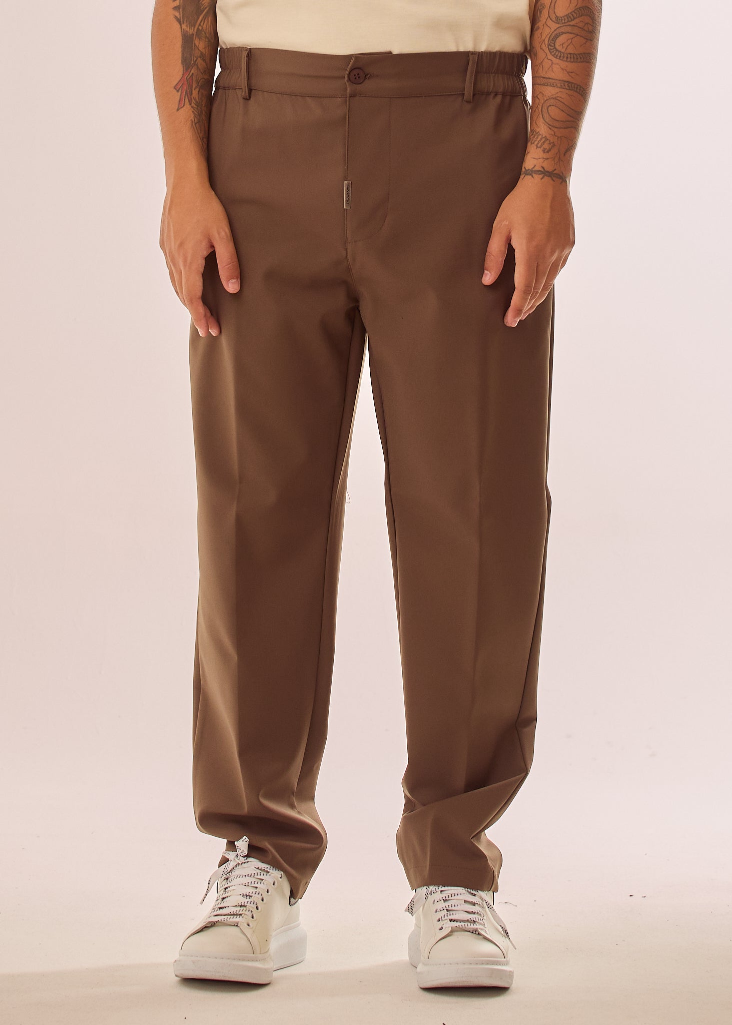 Pantalone a taglio classico