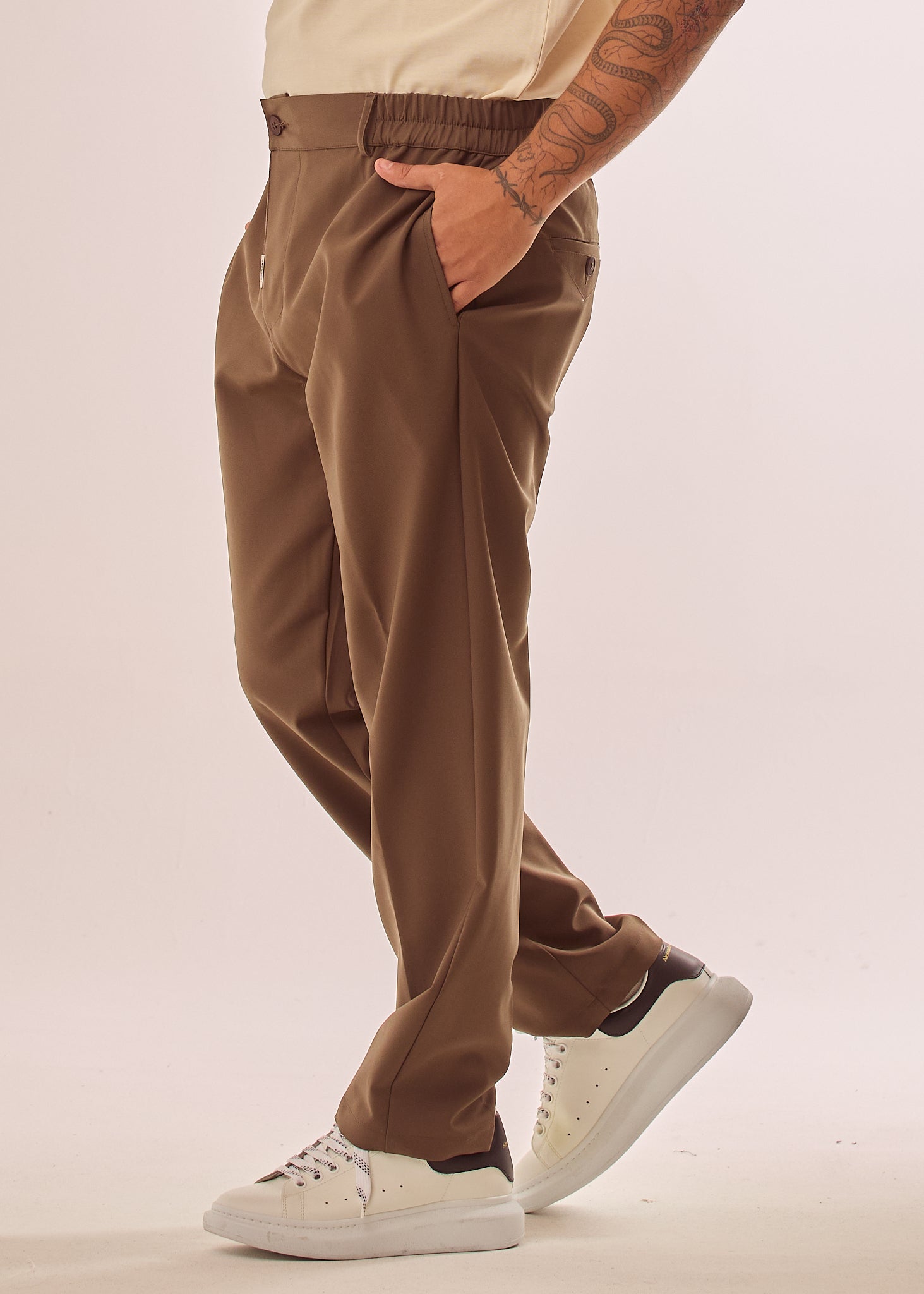 Pantalone a taglio classico