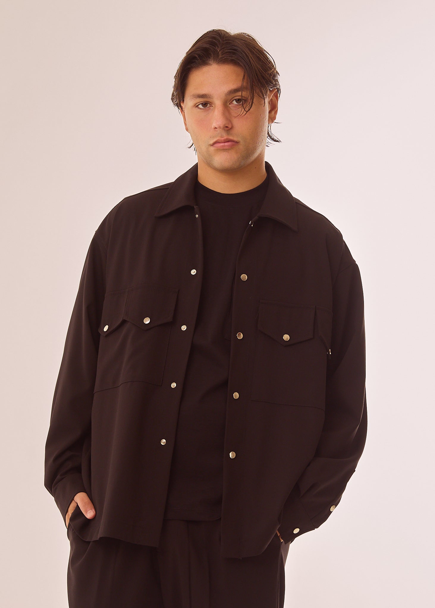Camicia con doppie tasche frontali
