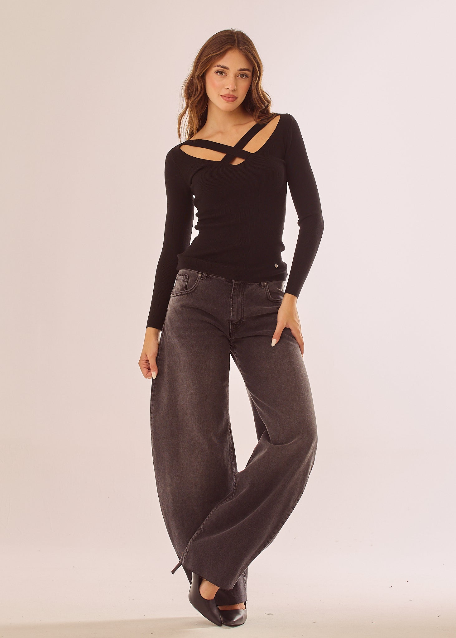 Maglia a costine con incrocio