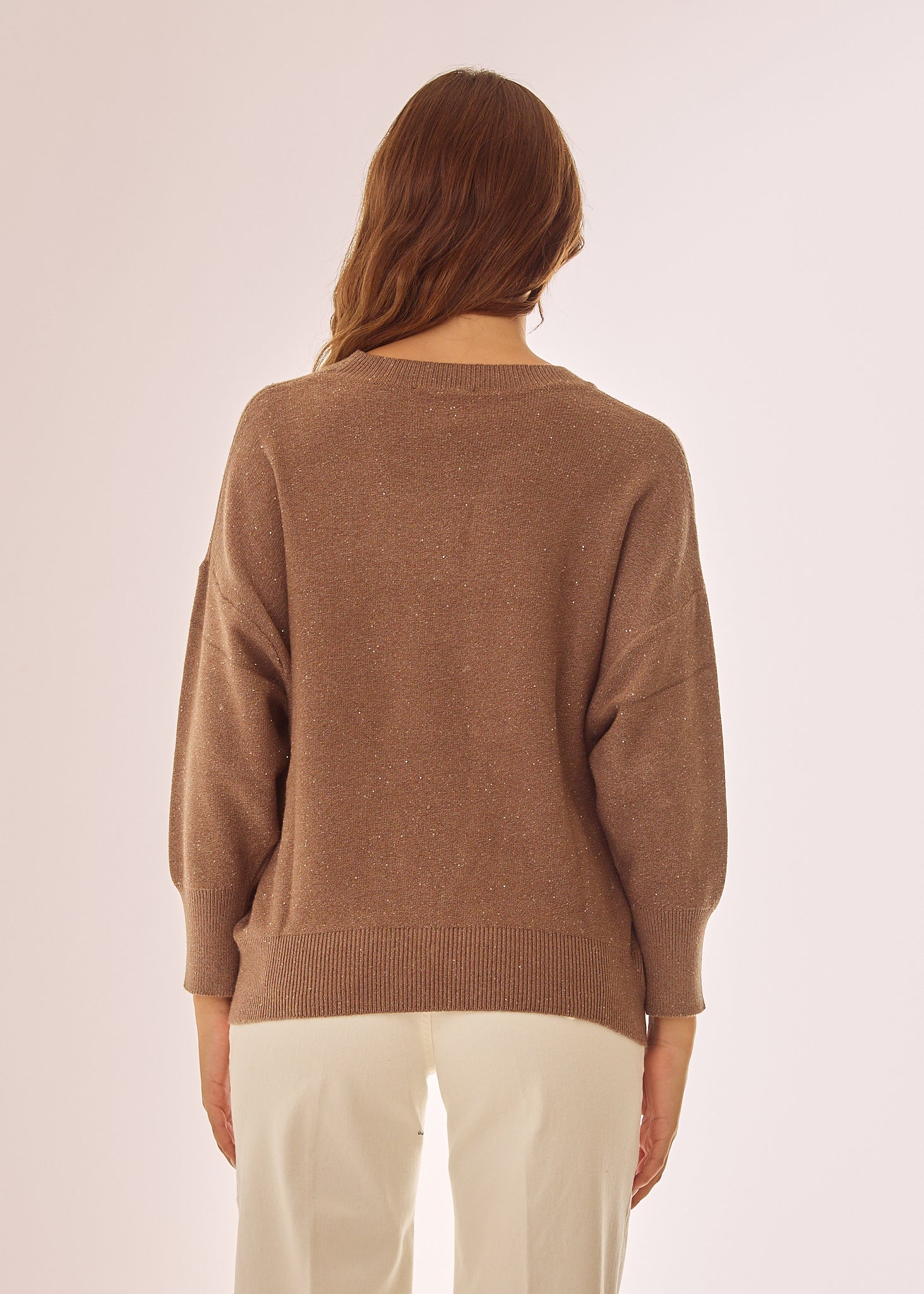 Maglia girocollo con taglio a scatoletta