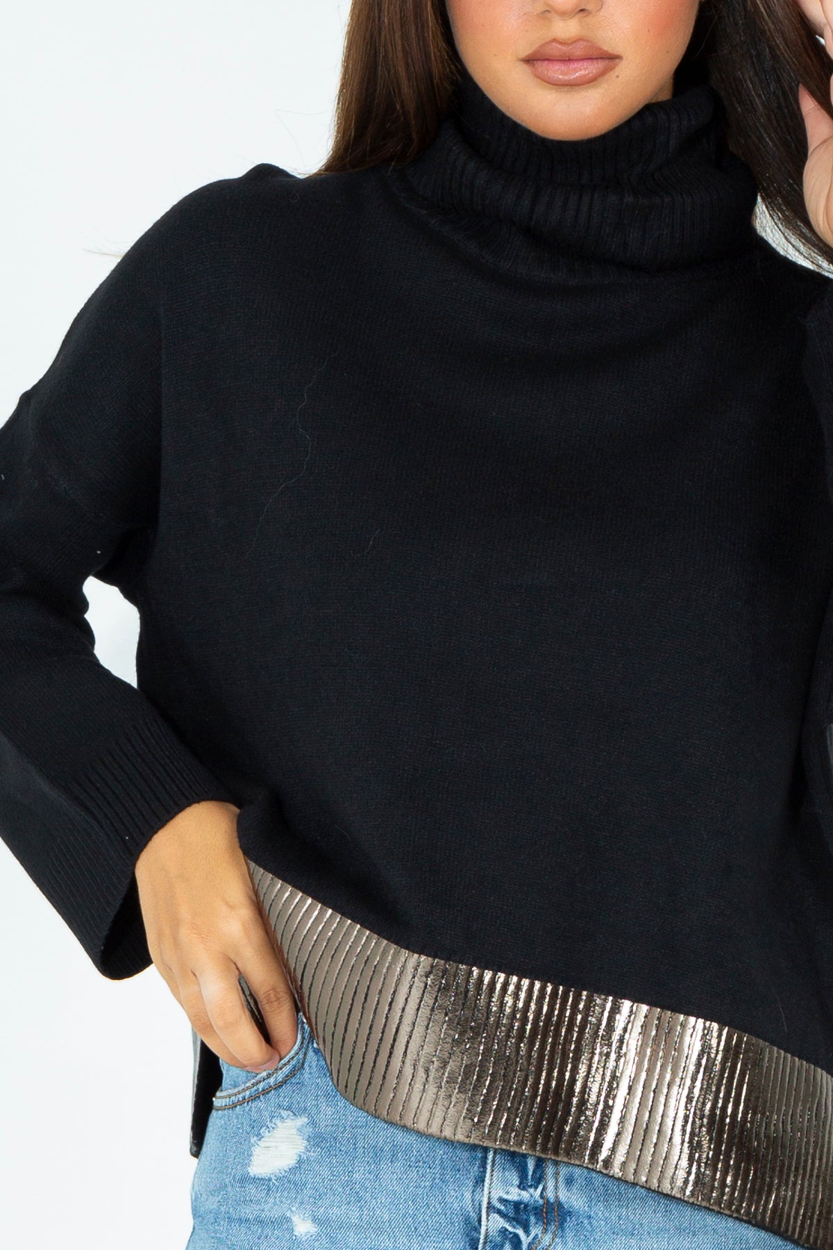 Turtleneck sweater with plating