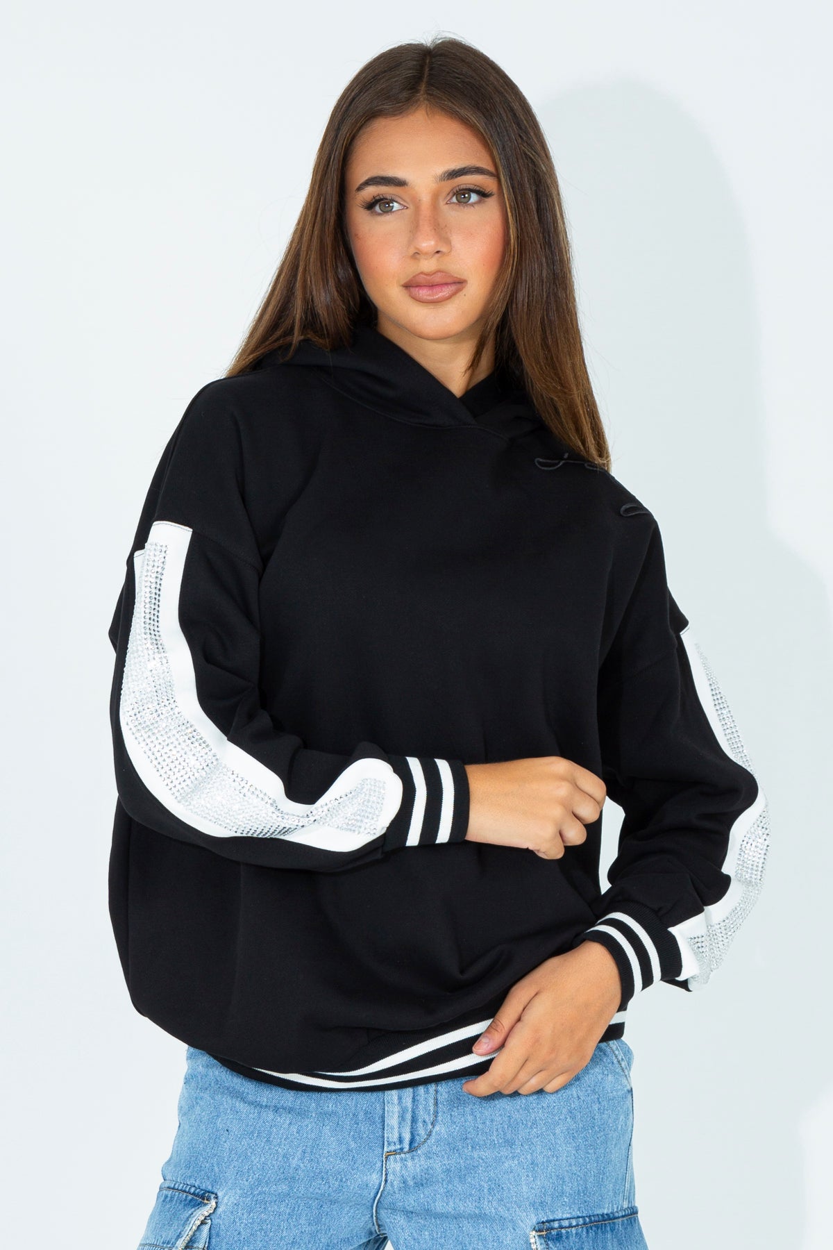 Oversized sweatshirt with contrasting color details