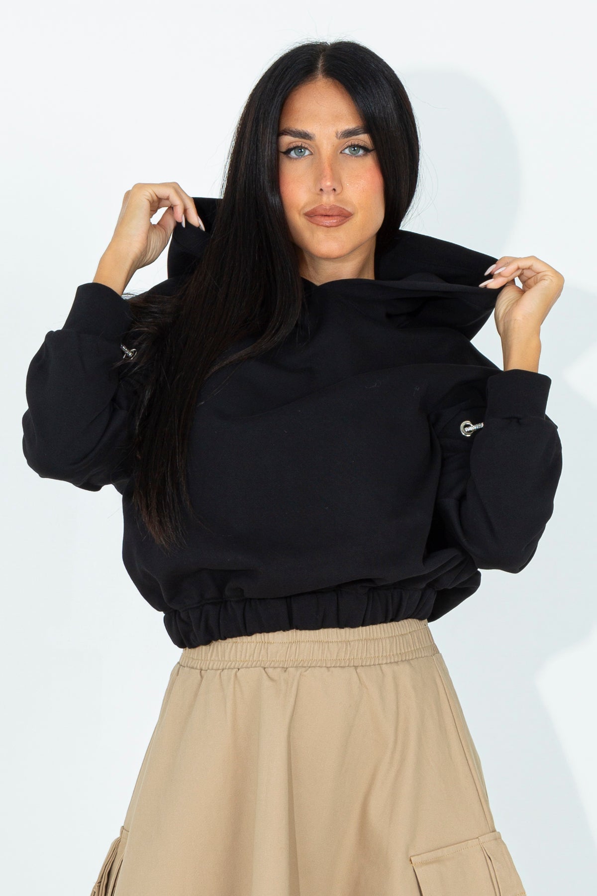 Sweatshirt with cut out sleeves