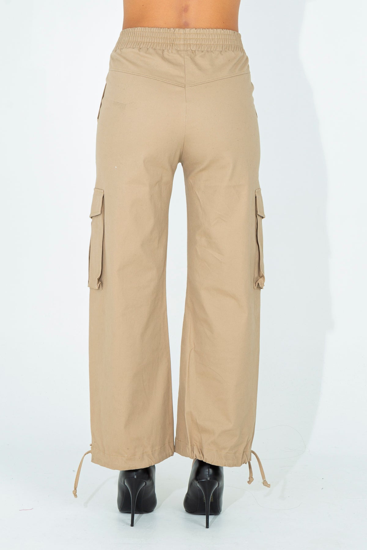 Cargo trousers in structured fabric