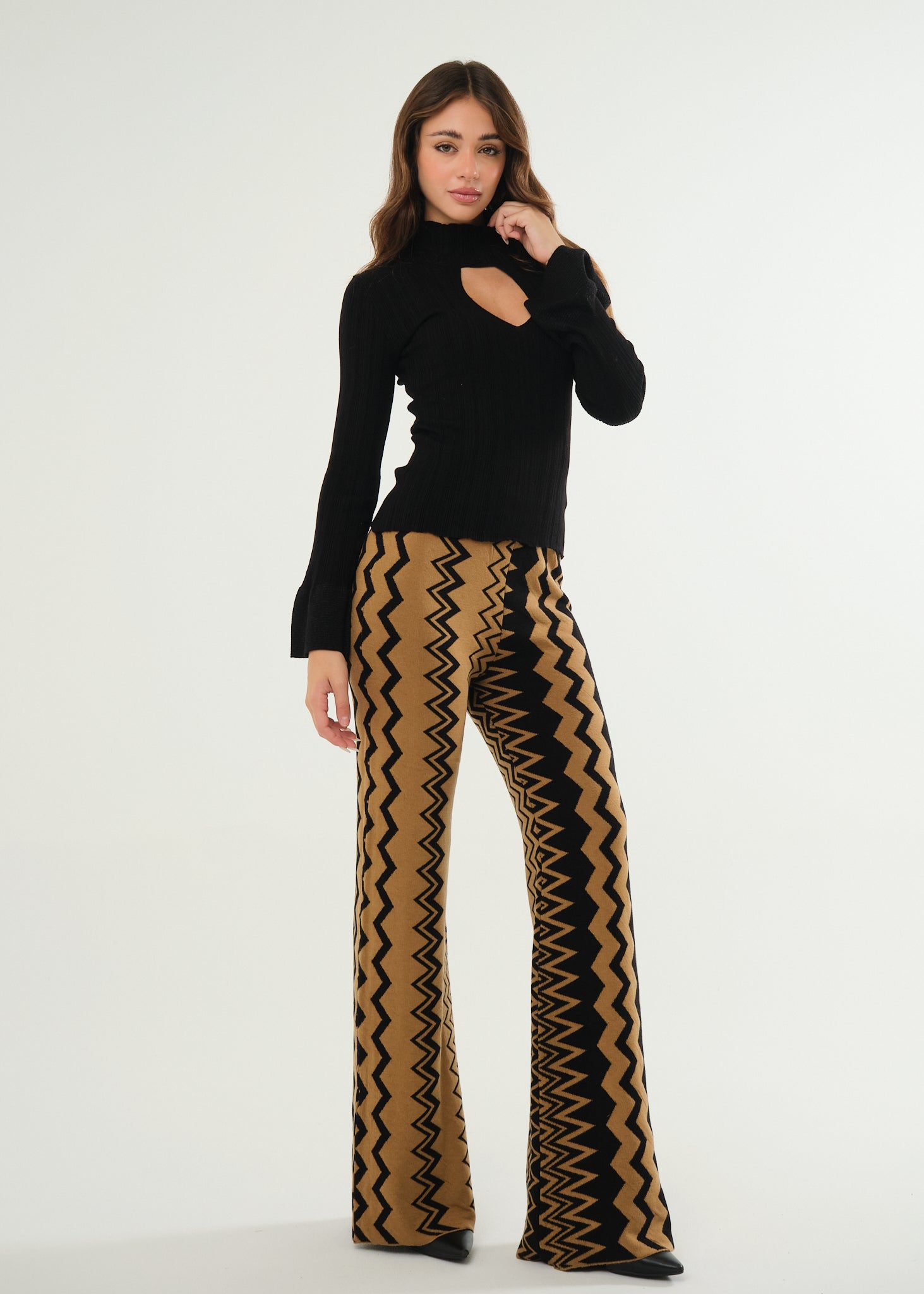 Maglia a costine con cut out frontale