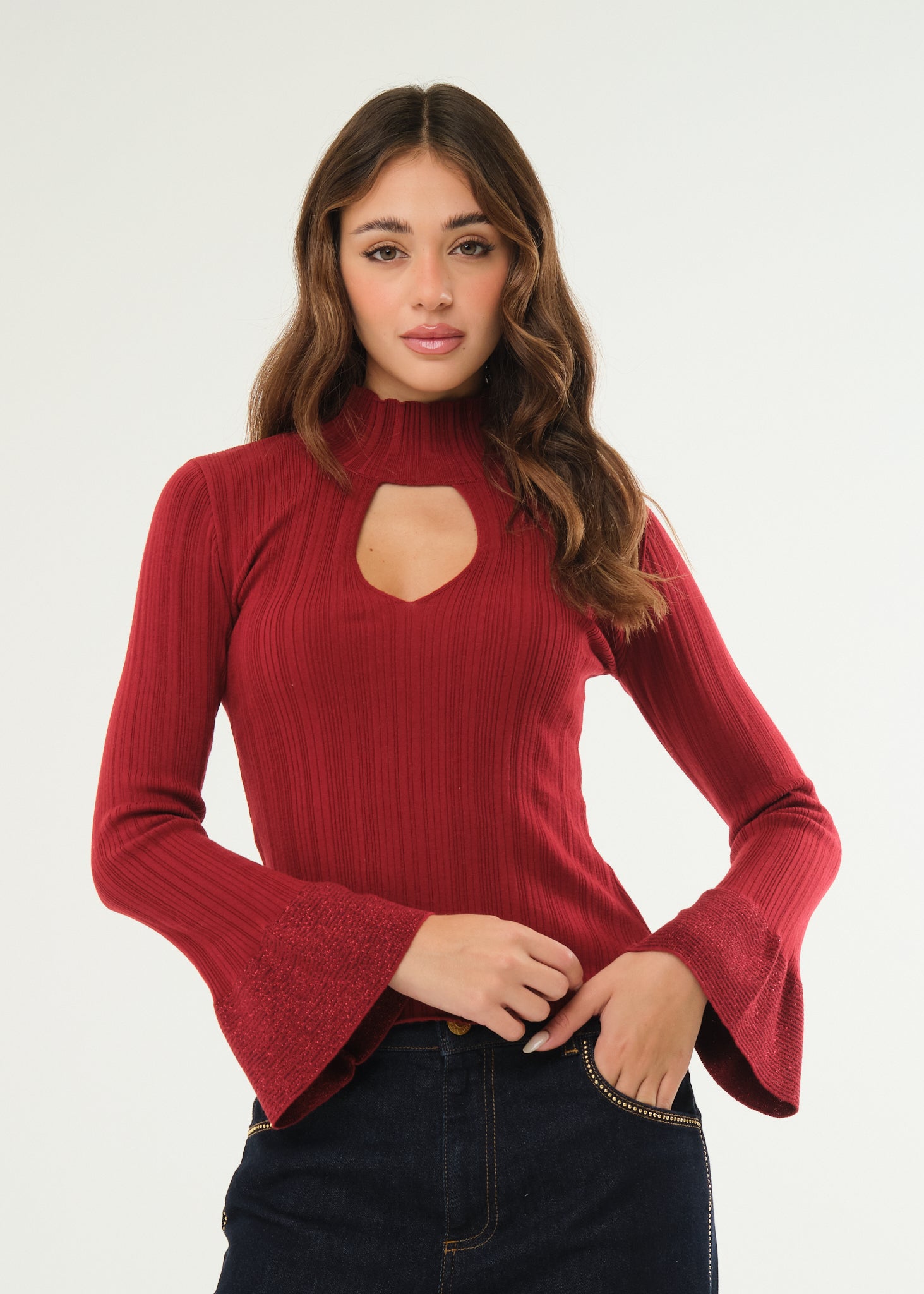 Maglia a costine con cut out frontale