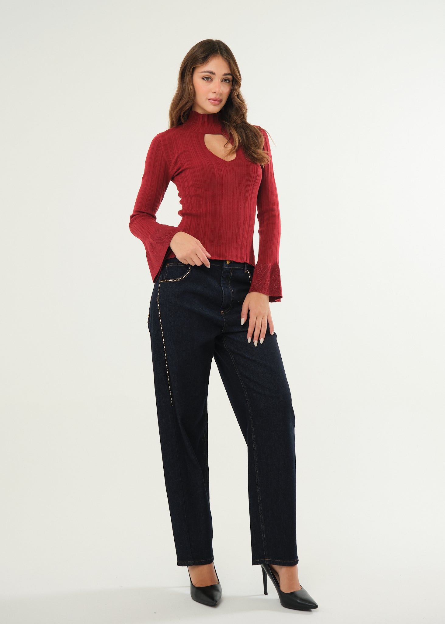 Maglia a costine con cut out frontale