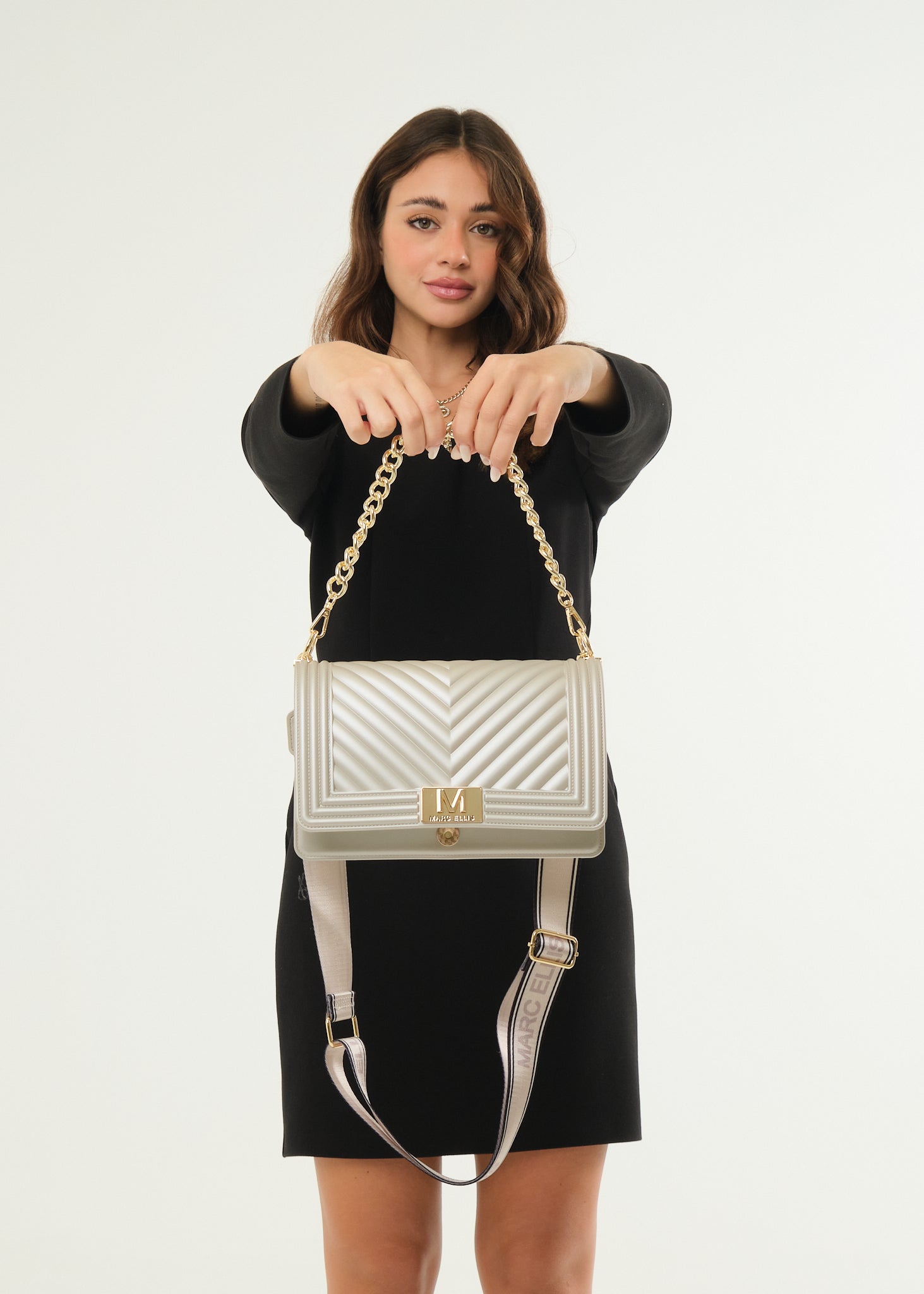 Borsa Flat M25