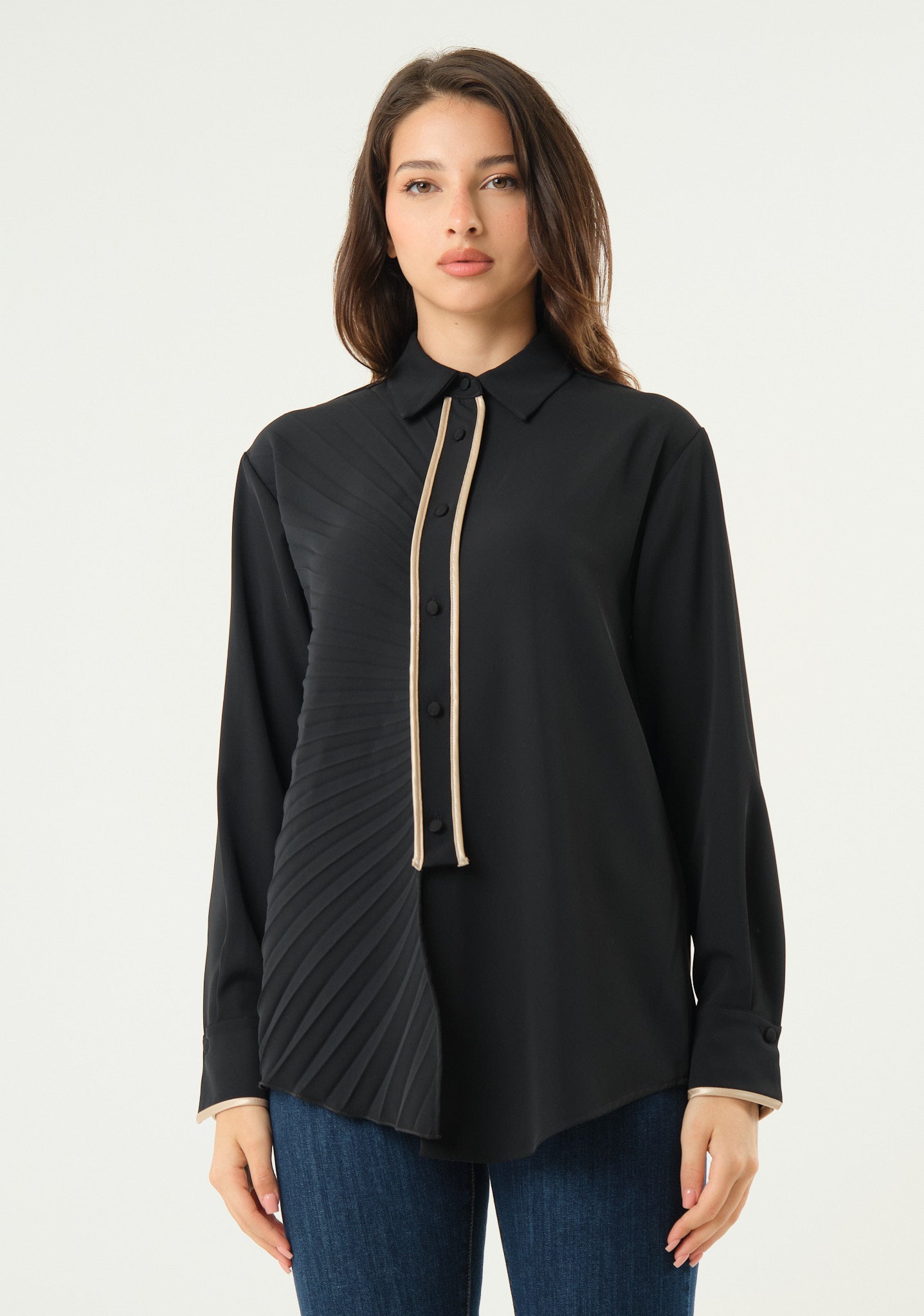 Camicia asimmetrica con lato plissetato