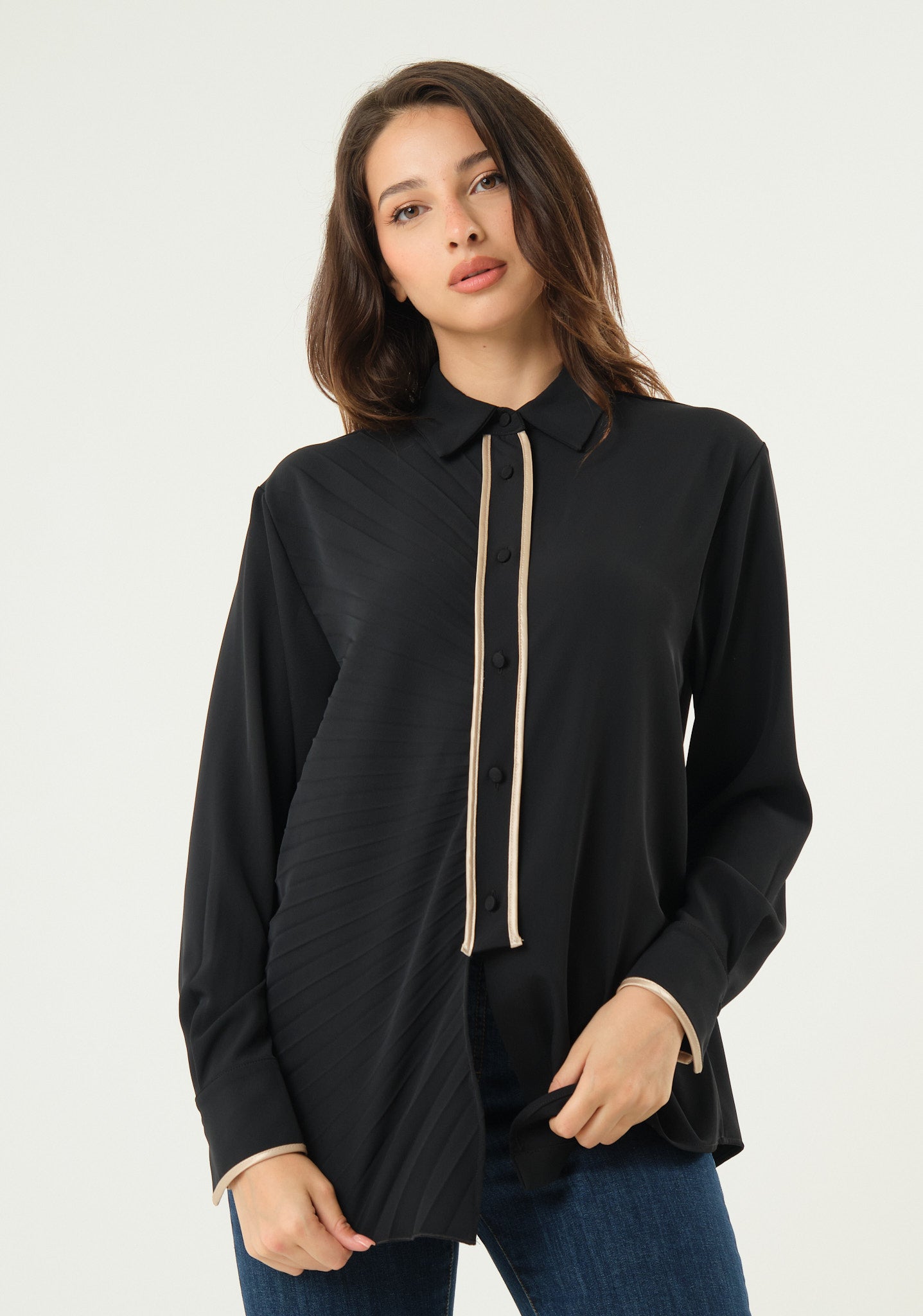 Camicia asimmetrica con lato plissetato