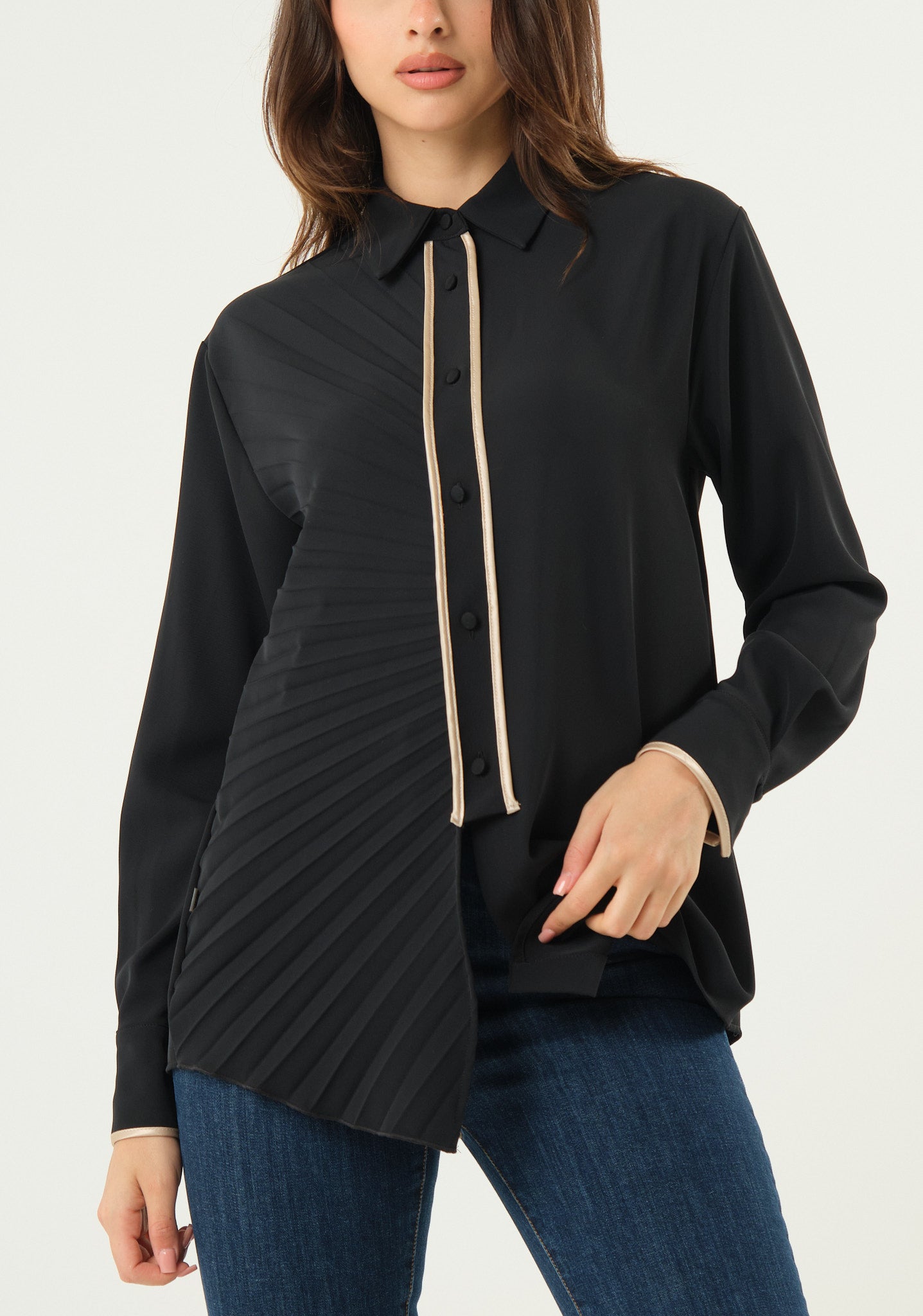 Camicia asimmetrica con lato plissetato