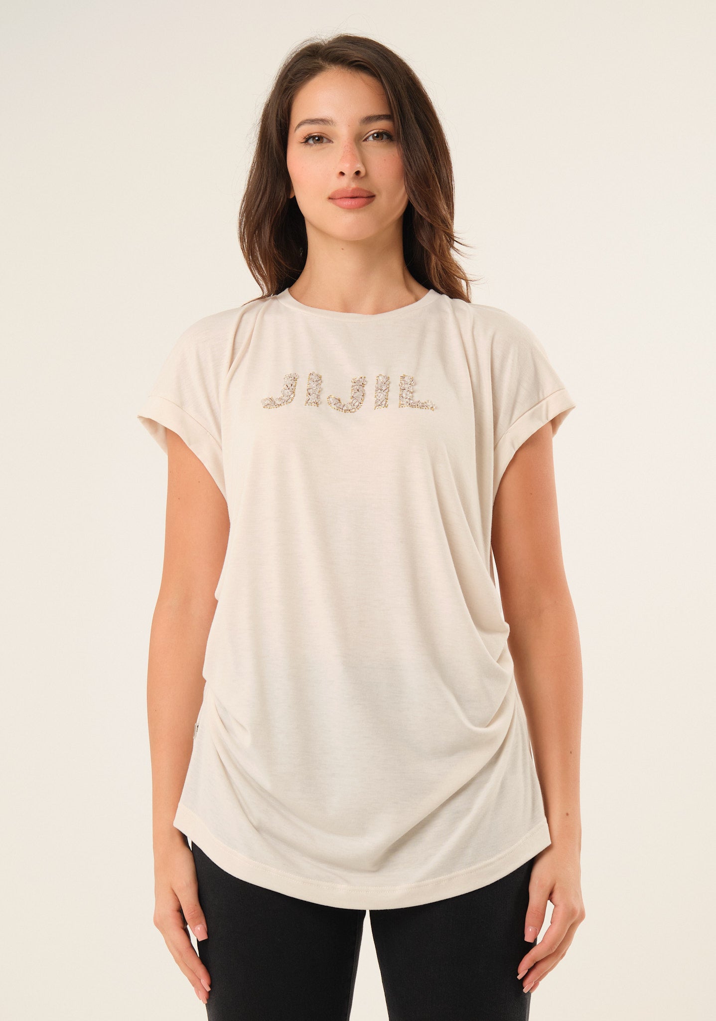 T-shirt in viscosa con applicazioni preziose