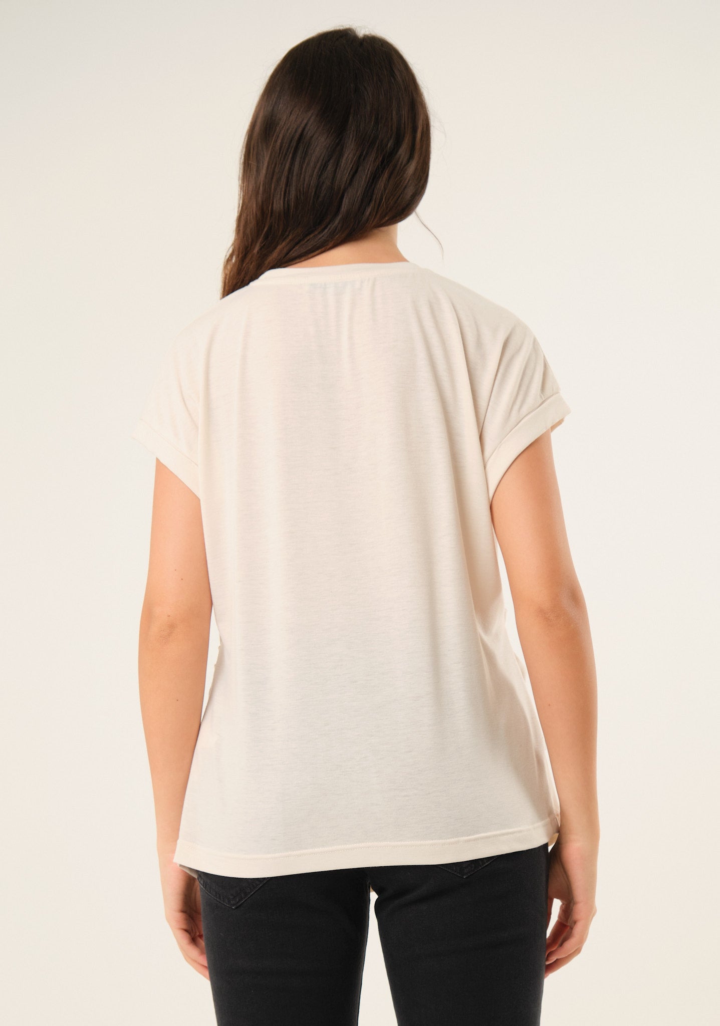 T-shirt in viscosa con applicazioni preziose