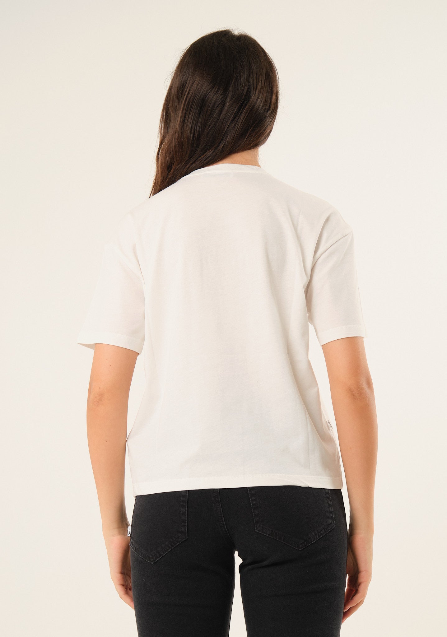 T-shirt dritta con applicazioni preziose