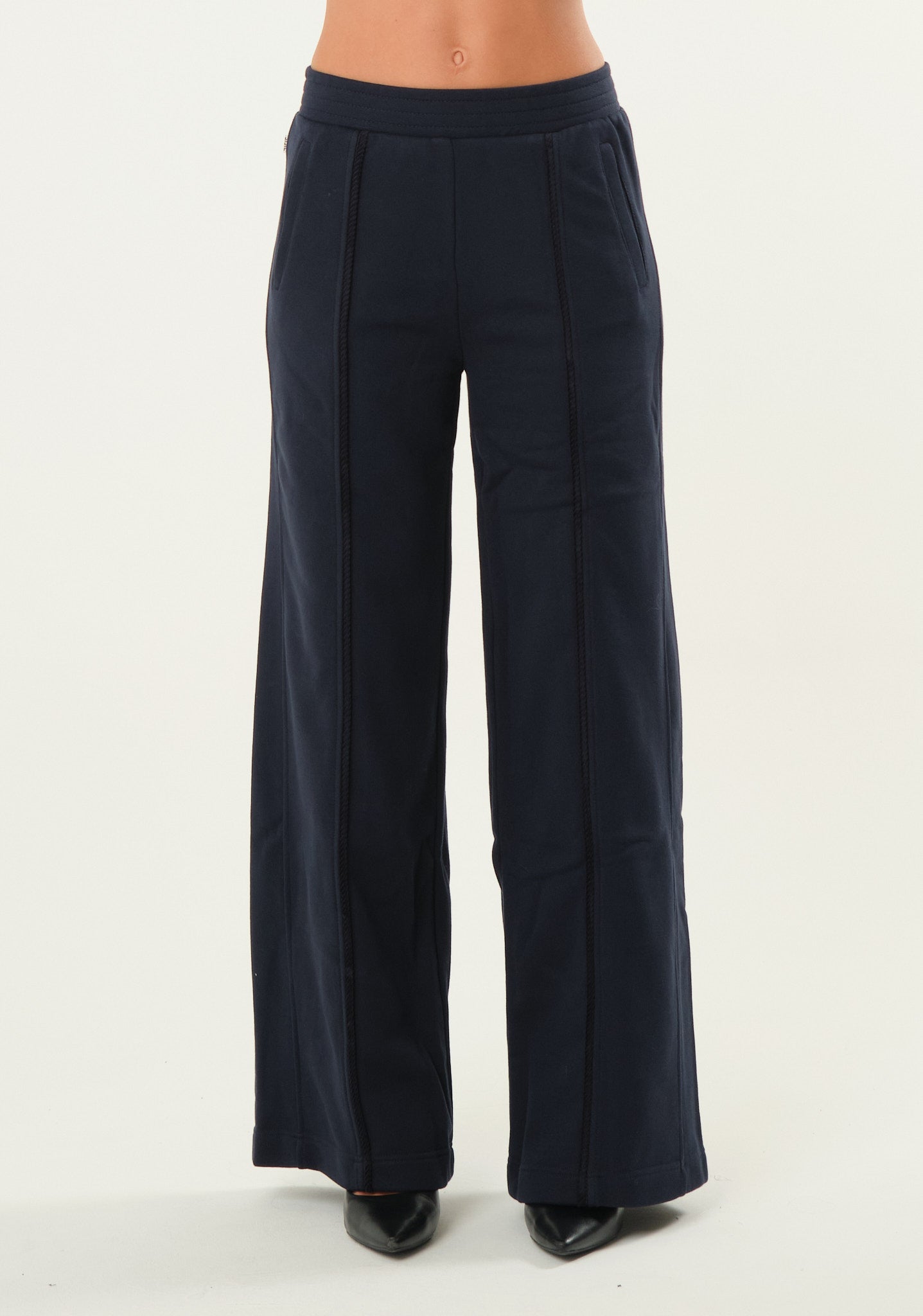 Pantalone tuta comodo