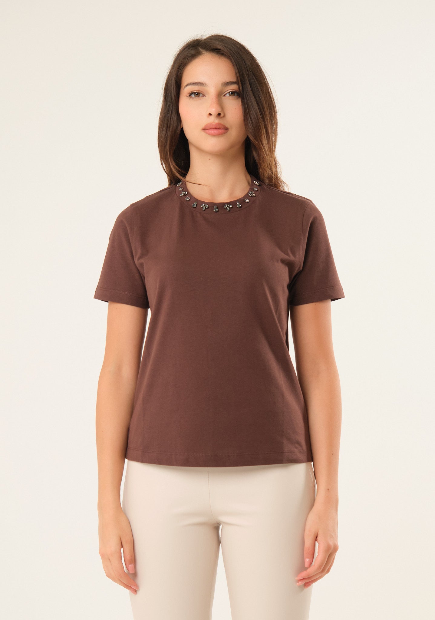 T-shirt con pietre