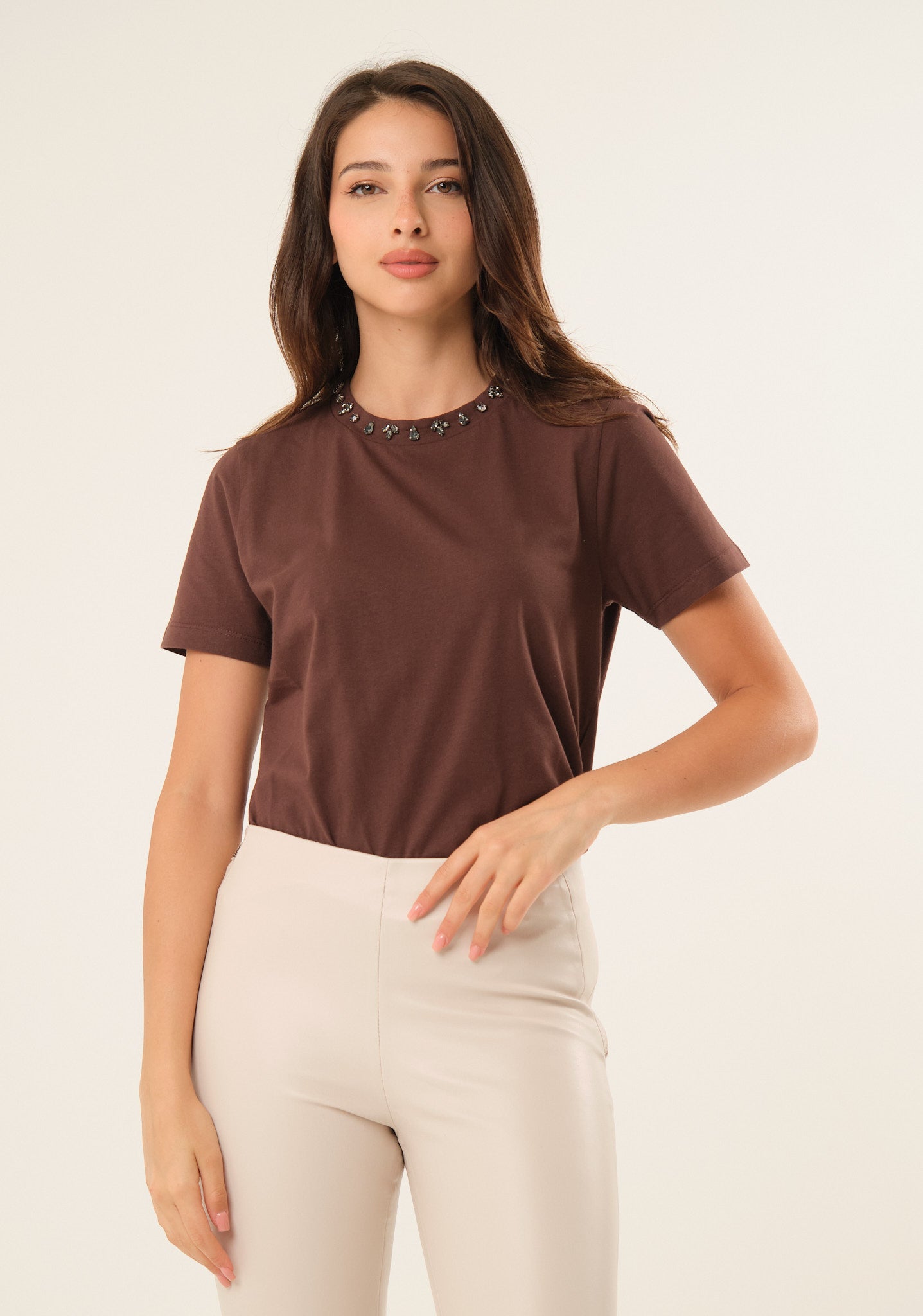 T-shirt con pietre