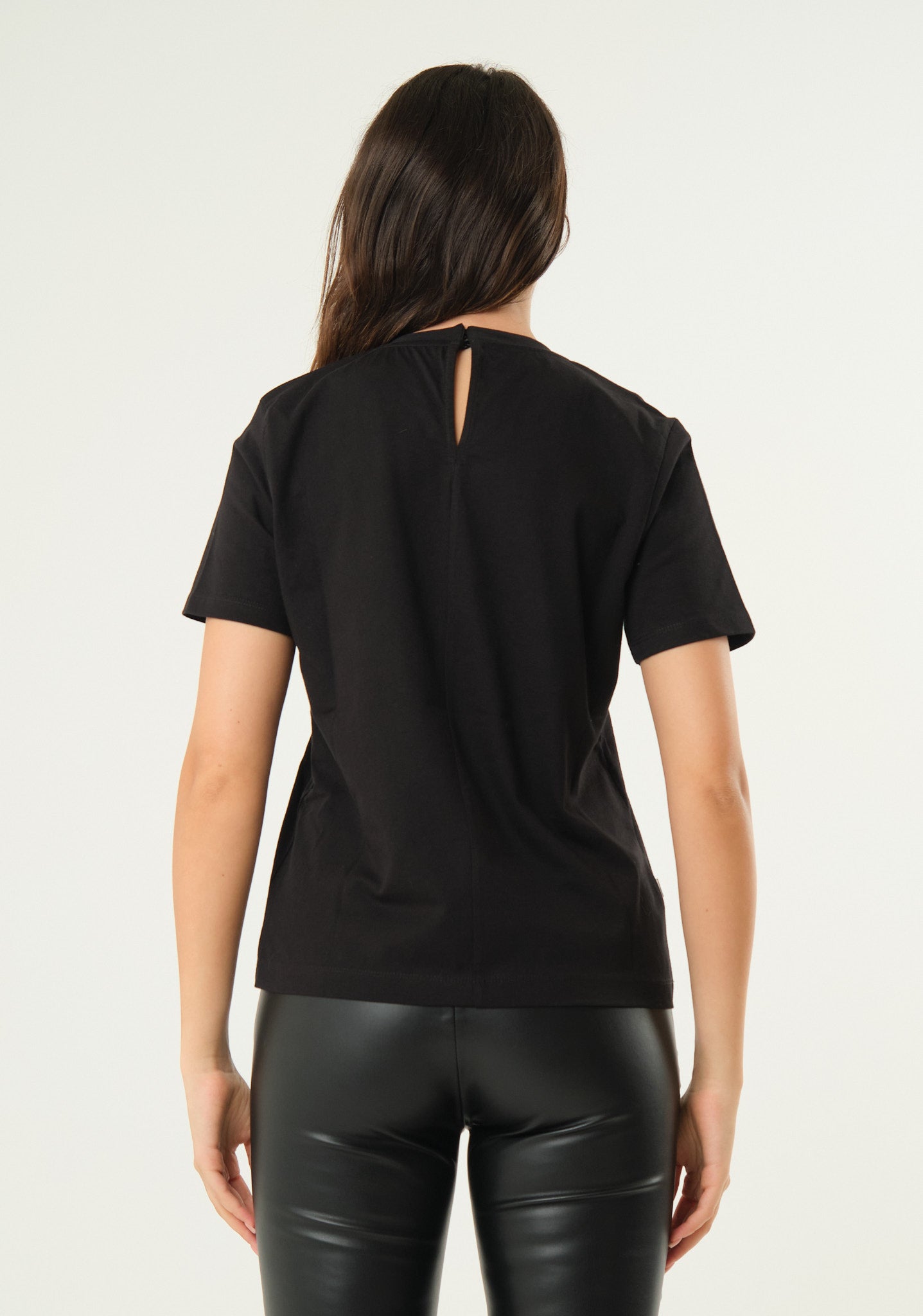 T-shirt con pietre