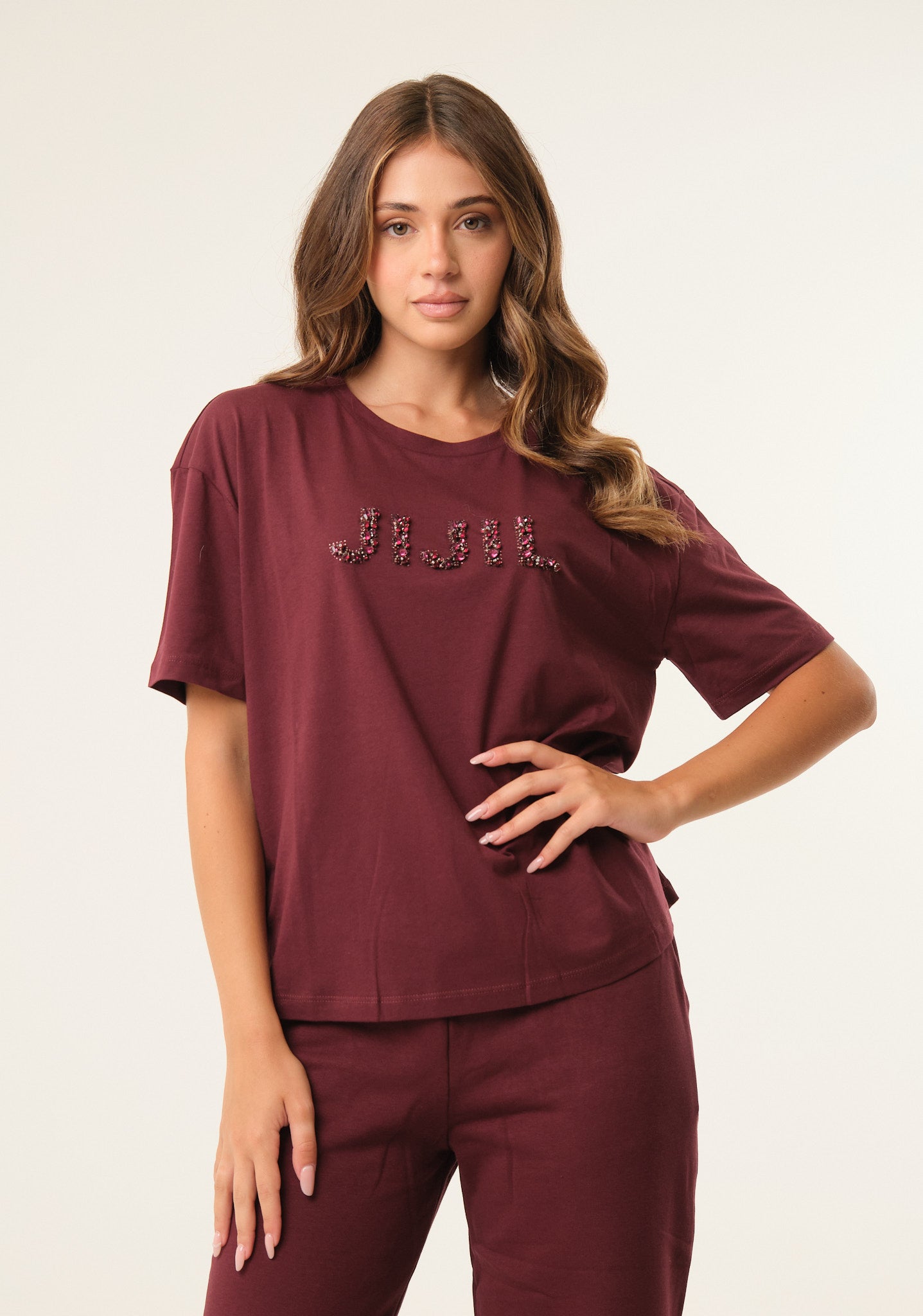 T-shirt dritta con applicazioni preziose