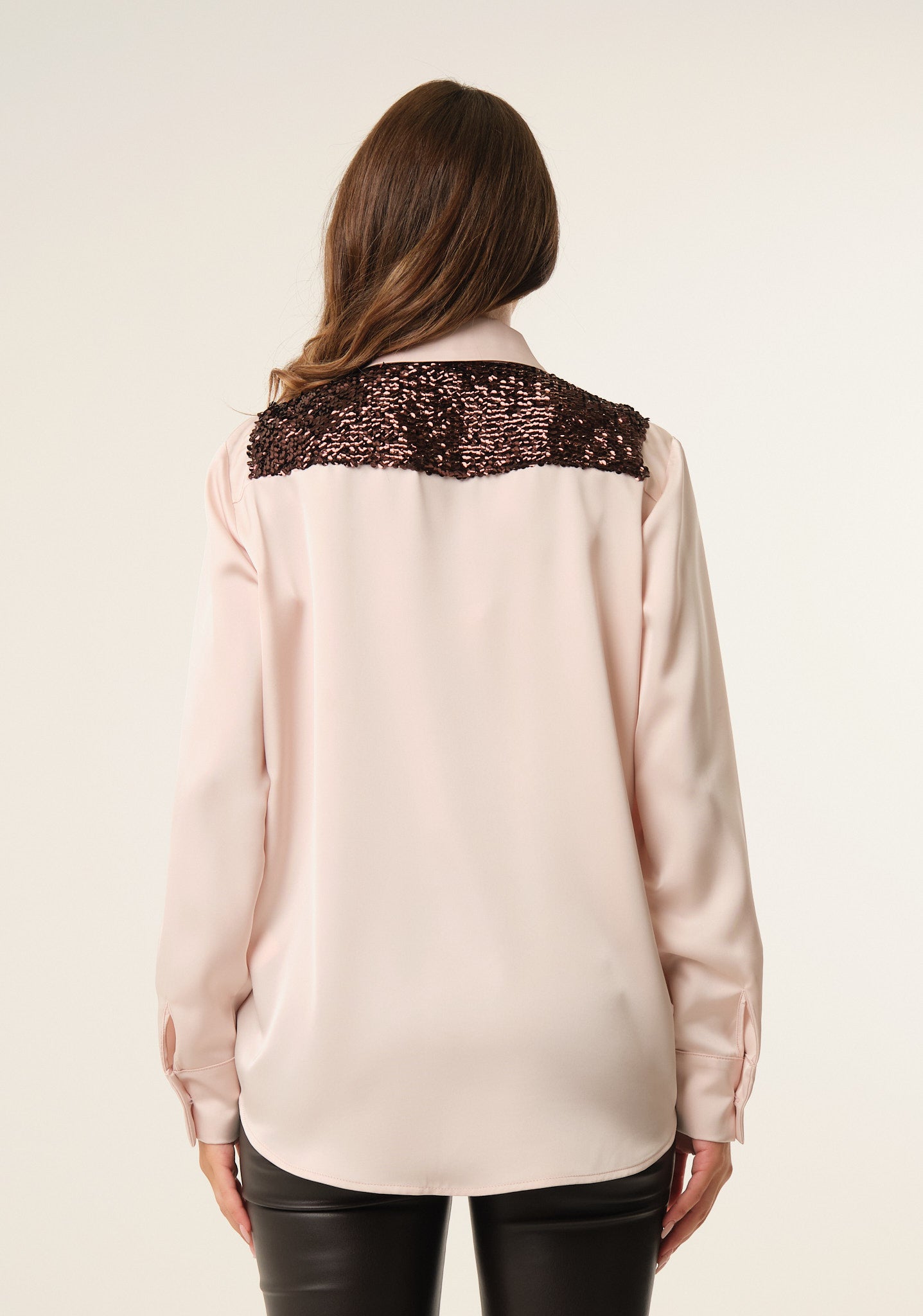 Camicia con carrè in paillettes