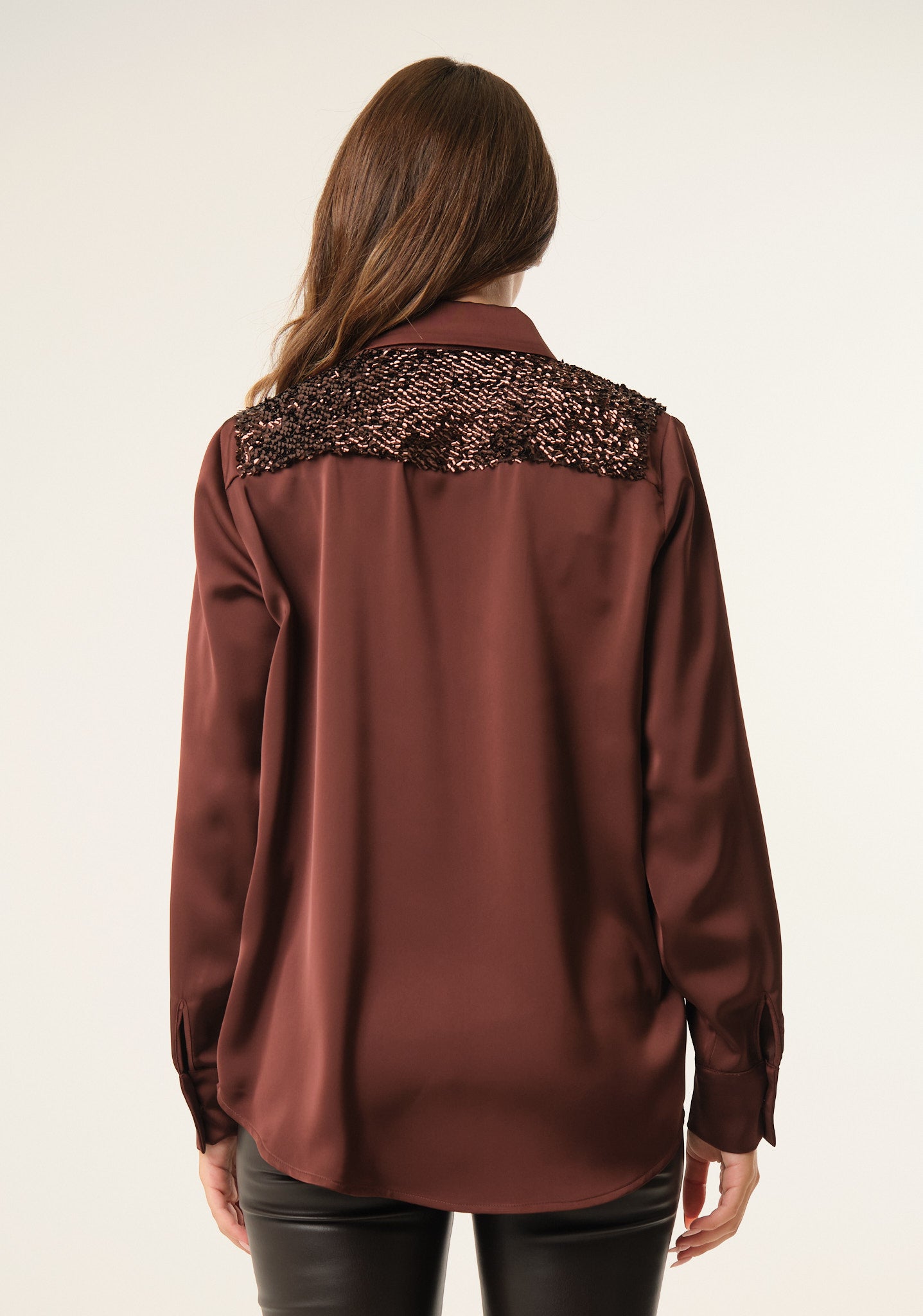 Camicia con carrè in paillettes