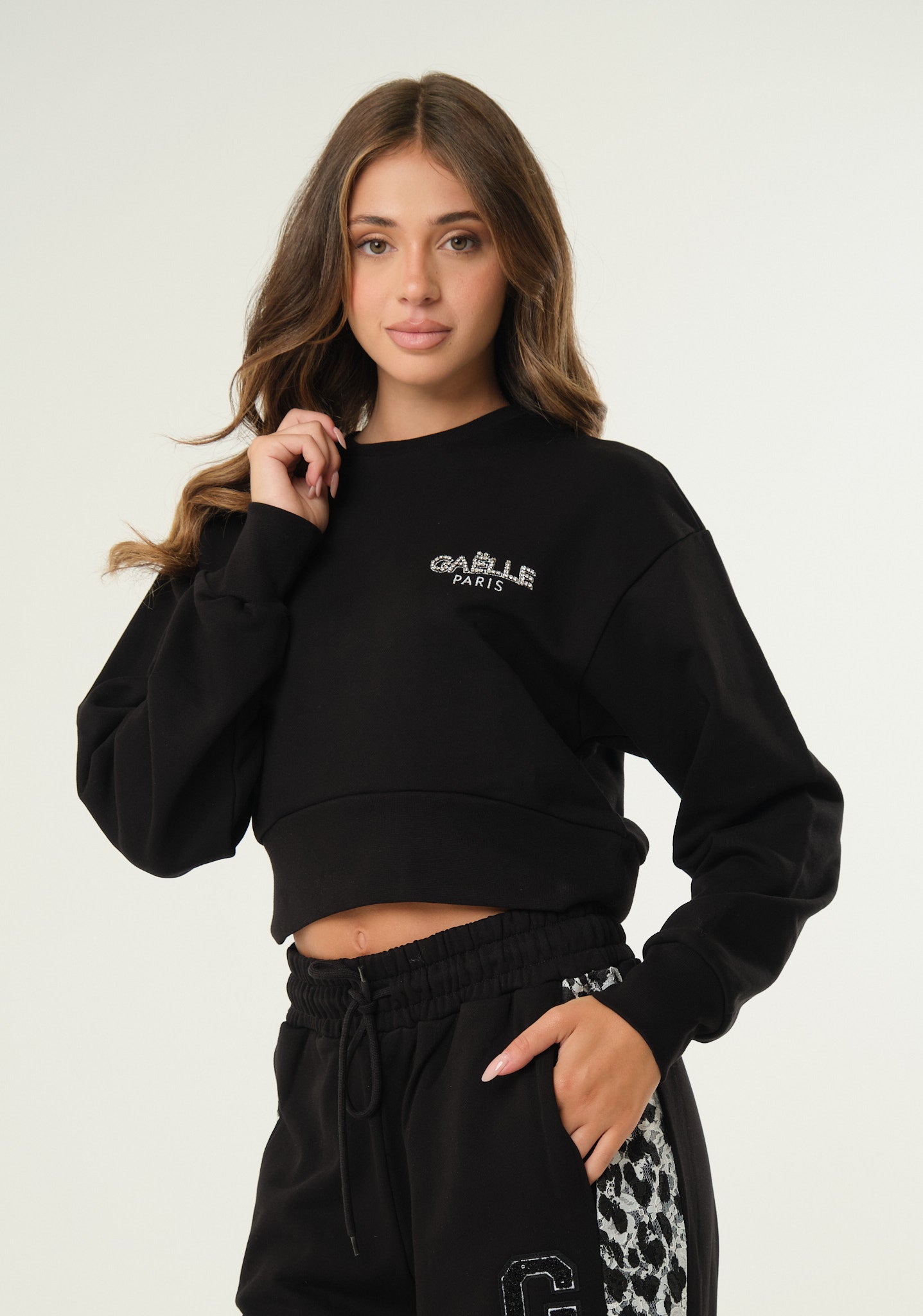 Felpa crop con logo gioiello