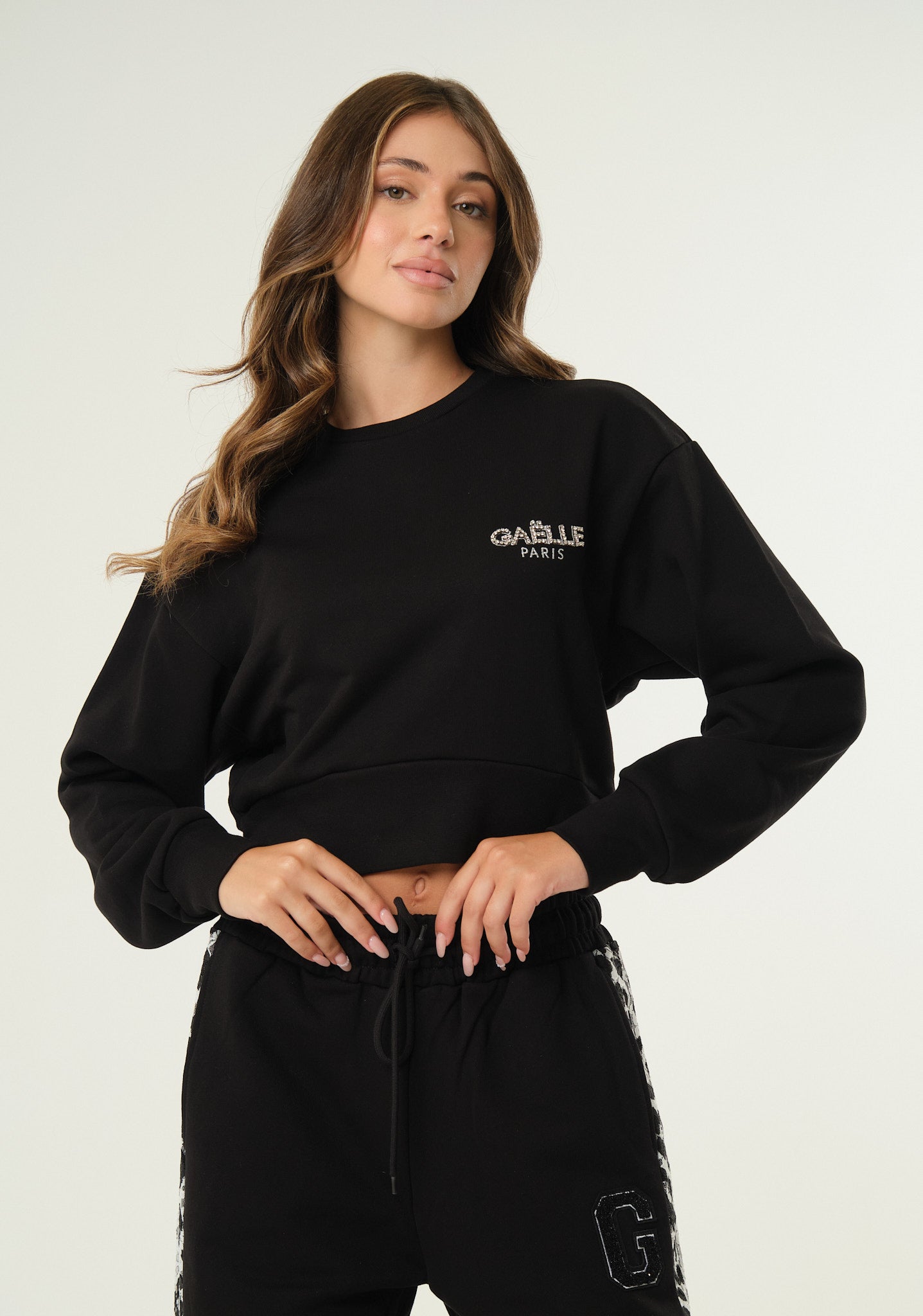 Felpa crop con logo gioiello